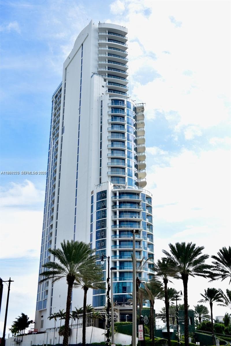 17475 Collins Ave 2802 photo 1