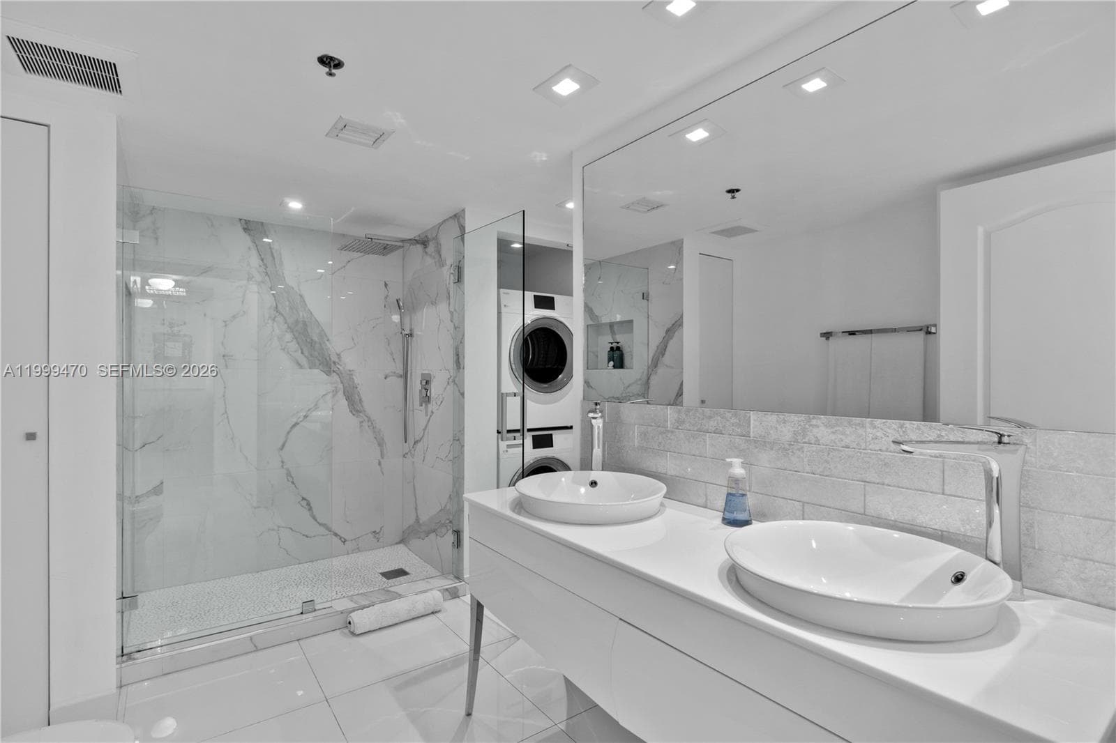 1200 Brickell Bay Dr 2017 photo 3