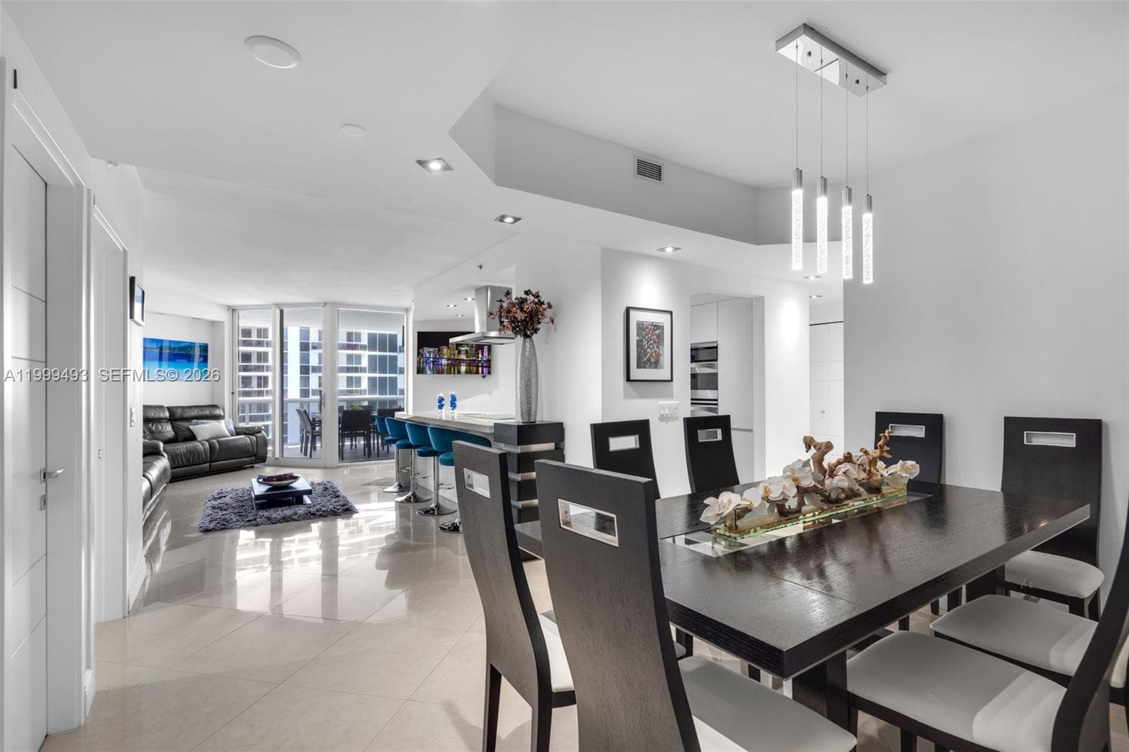 4775 Collins Ave 3608 photo 1