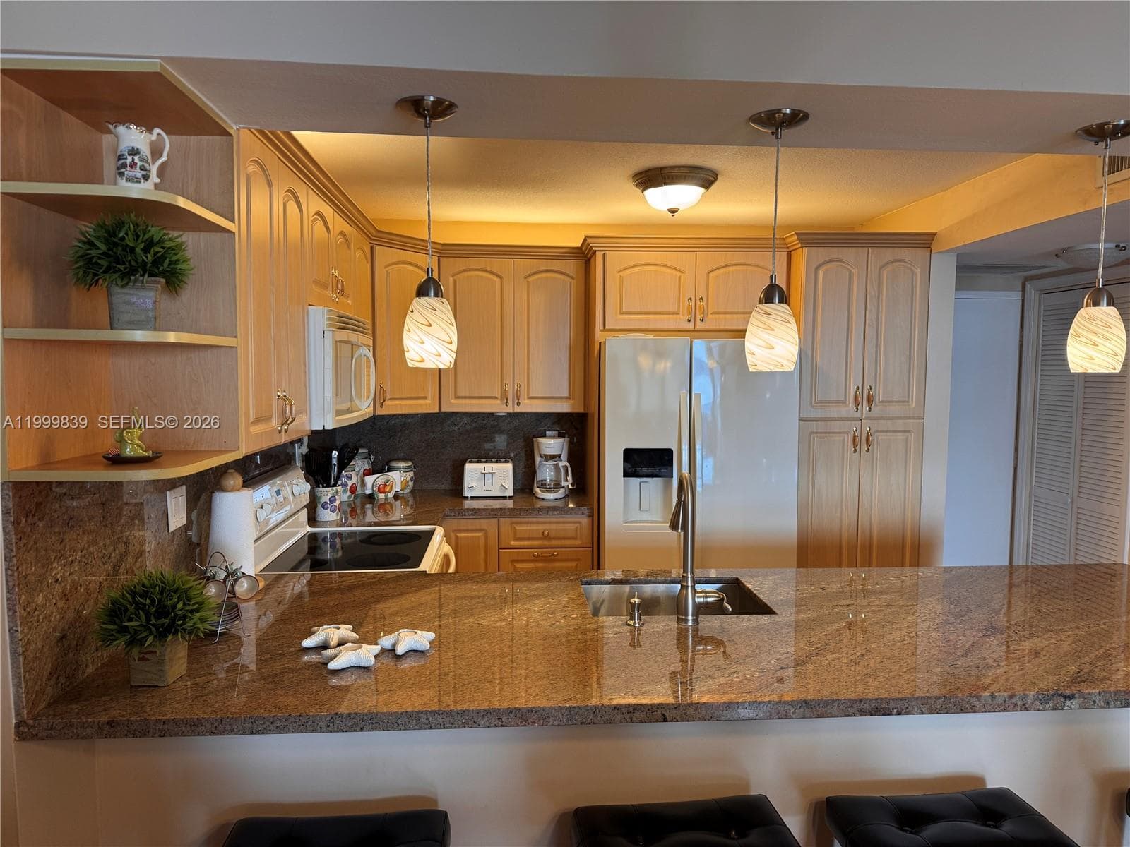 3725 S Ocean Dr 421 photo 3