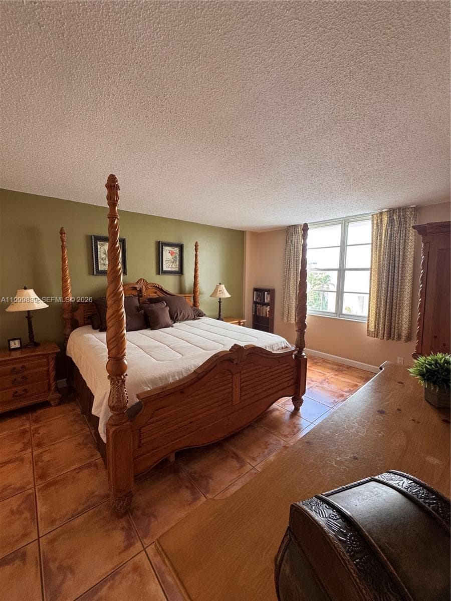 3725 S Ocean Dr 421 photo 5