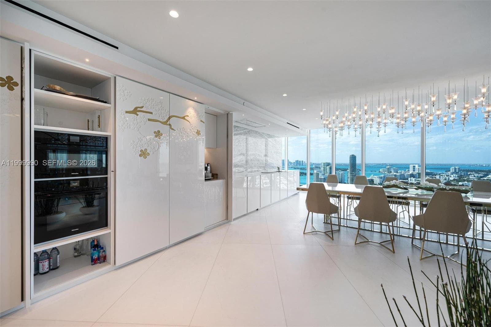 300 Pointe Dr PH-5 photo 12