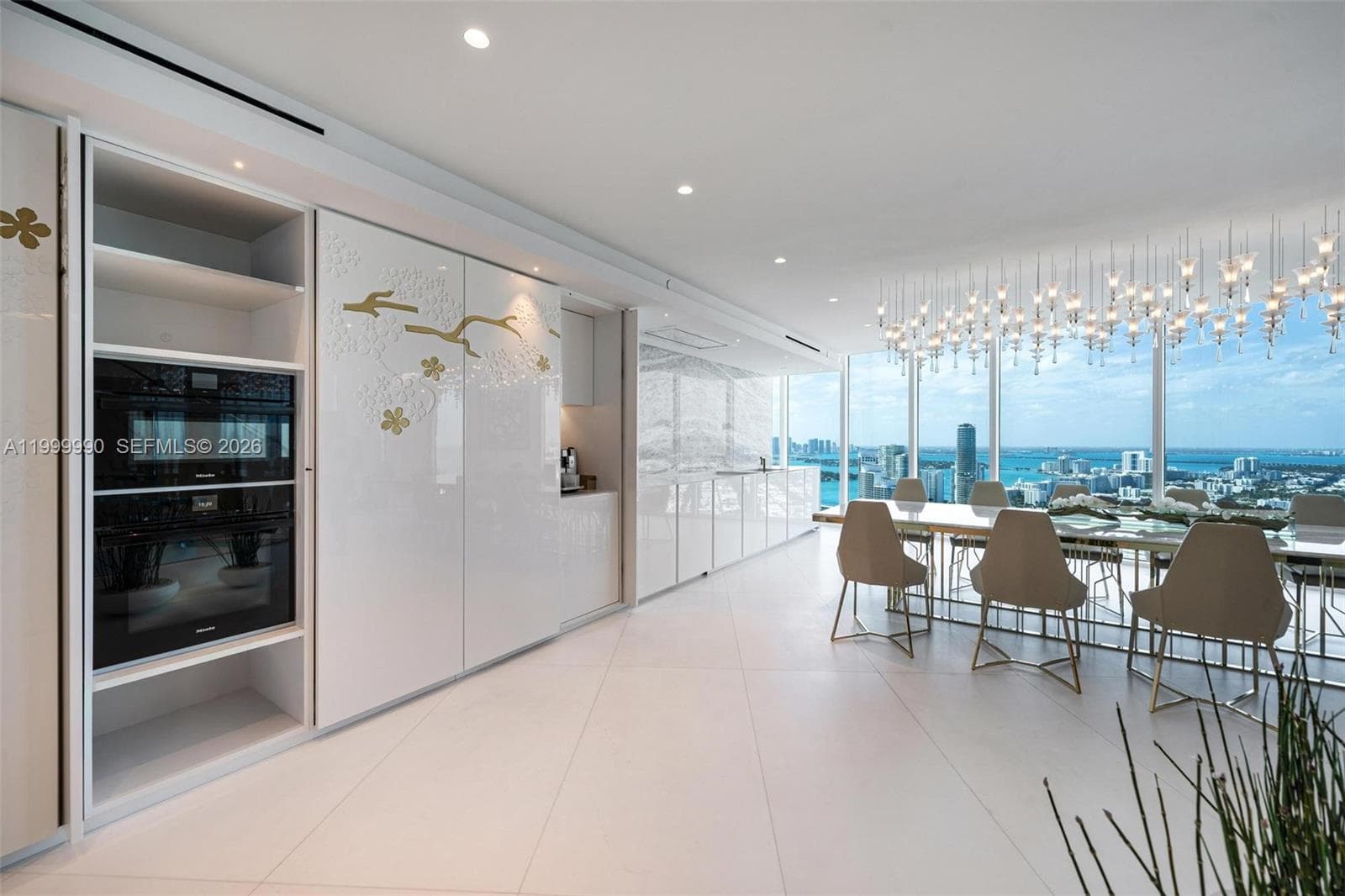 300 Pointe Dr PH-5 photo 18