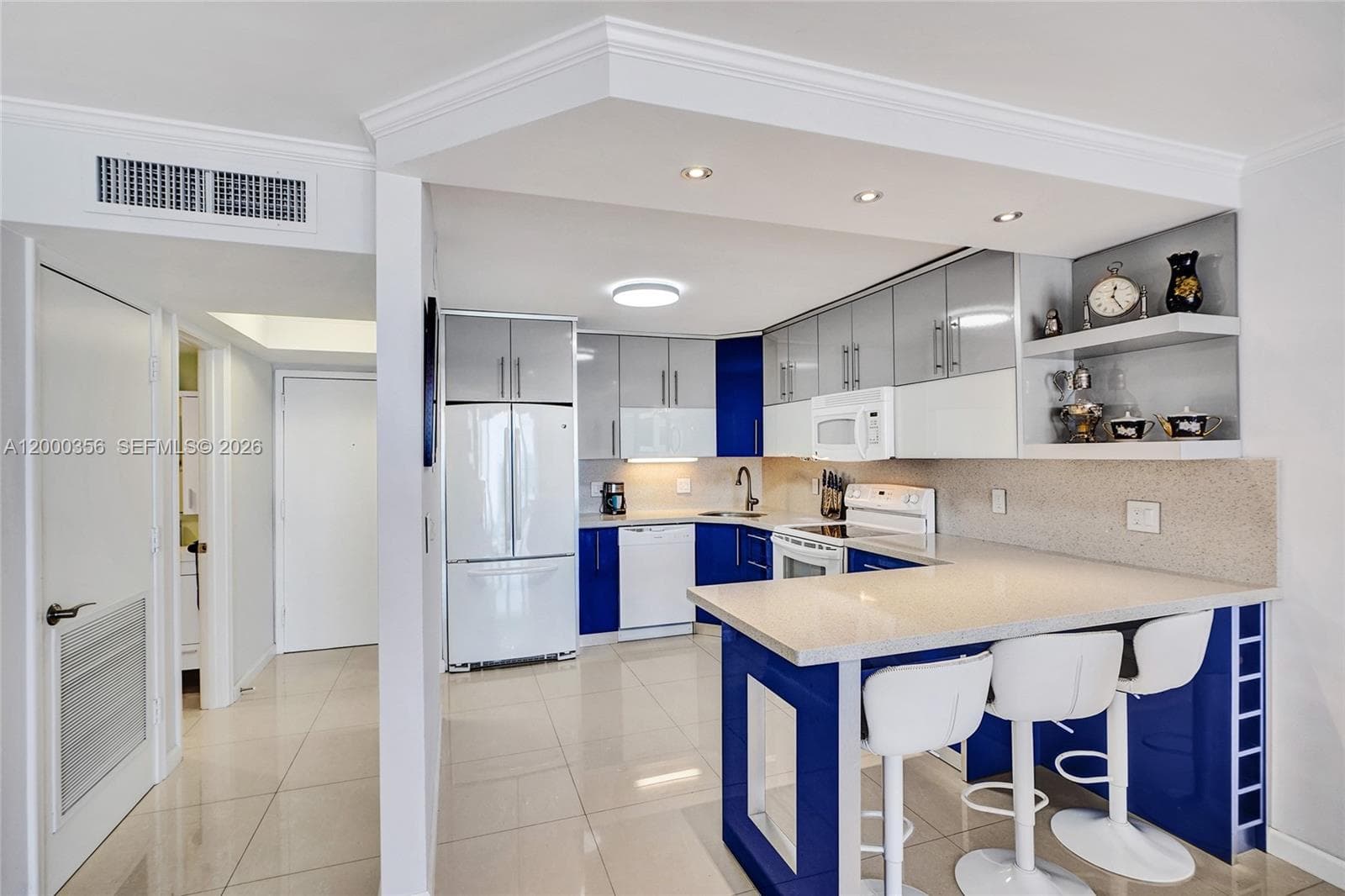 2401 S Ocean Dr 802 (Available now) photo 4
