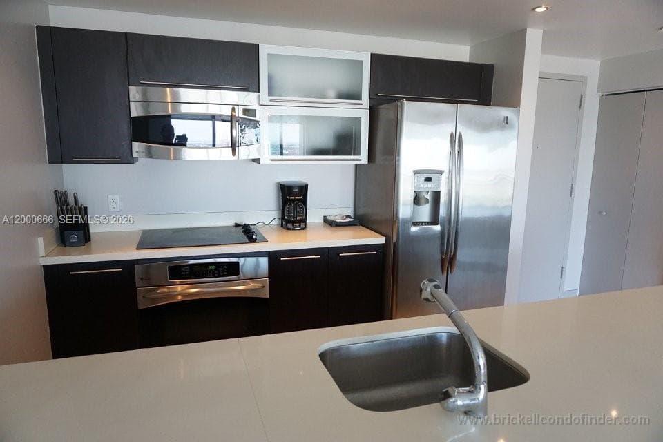 90 SW 3rd St 3505 photo 6