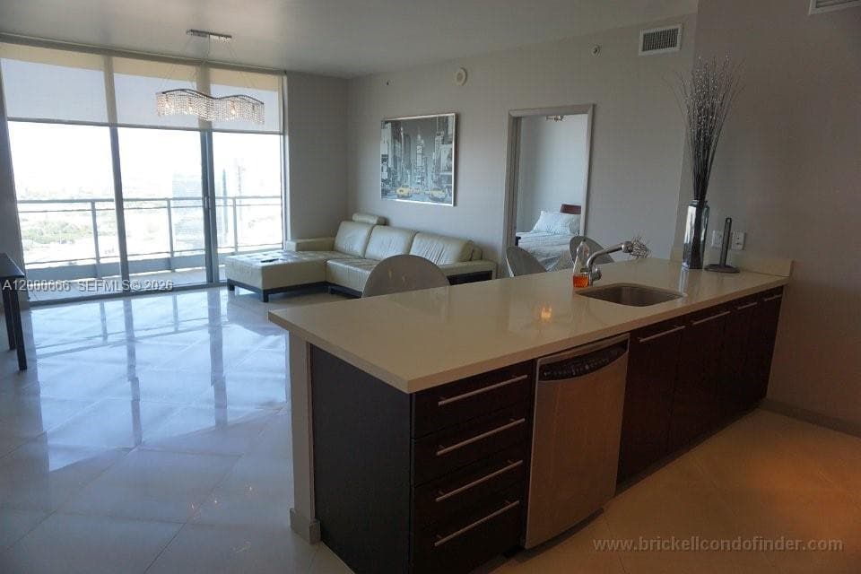 90 SW 3rd St 3505 photo 11