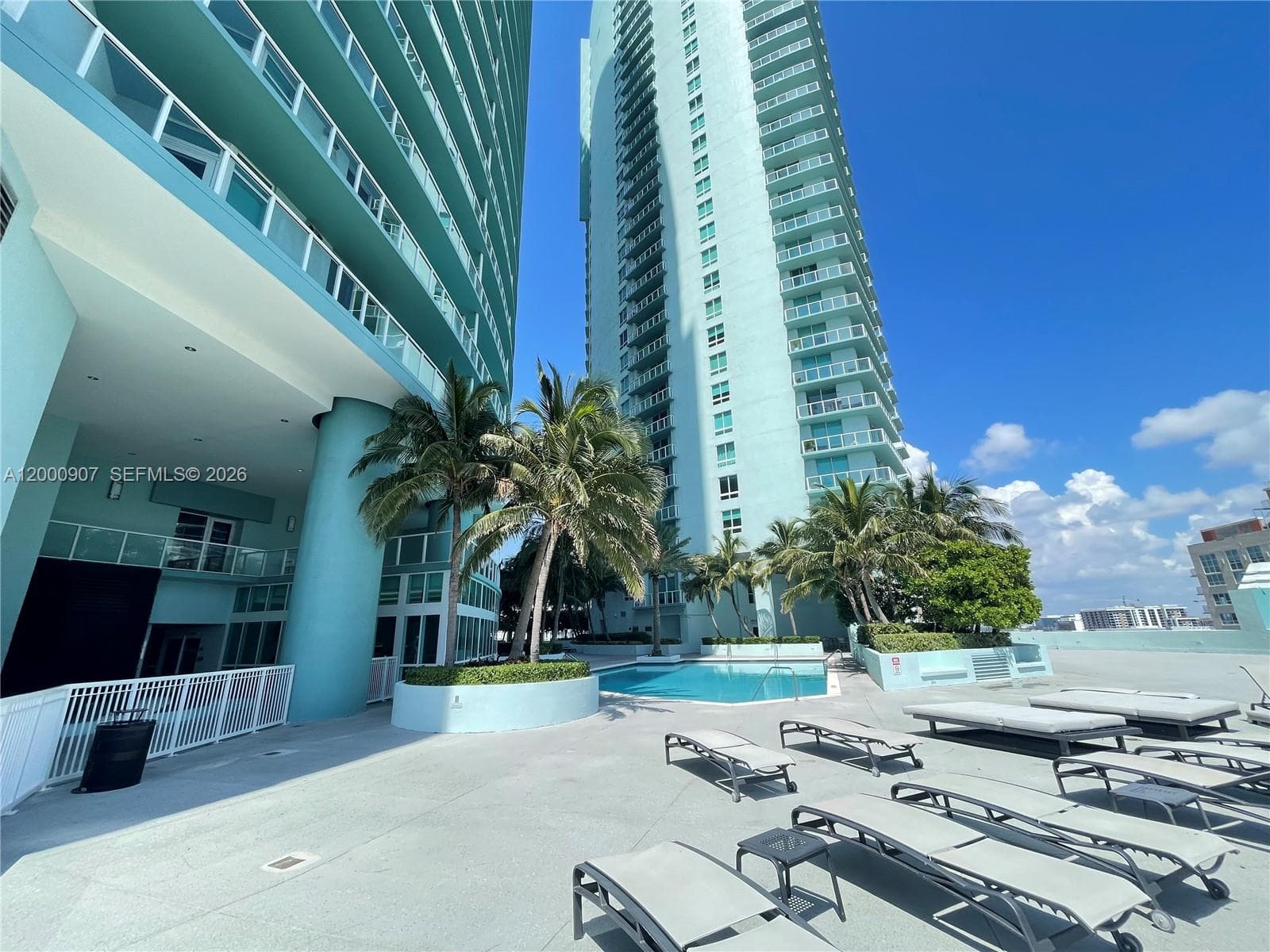 1900 N Bayshore Dr 3311 photo 19