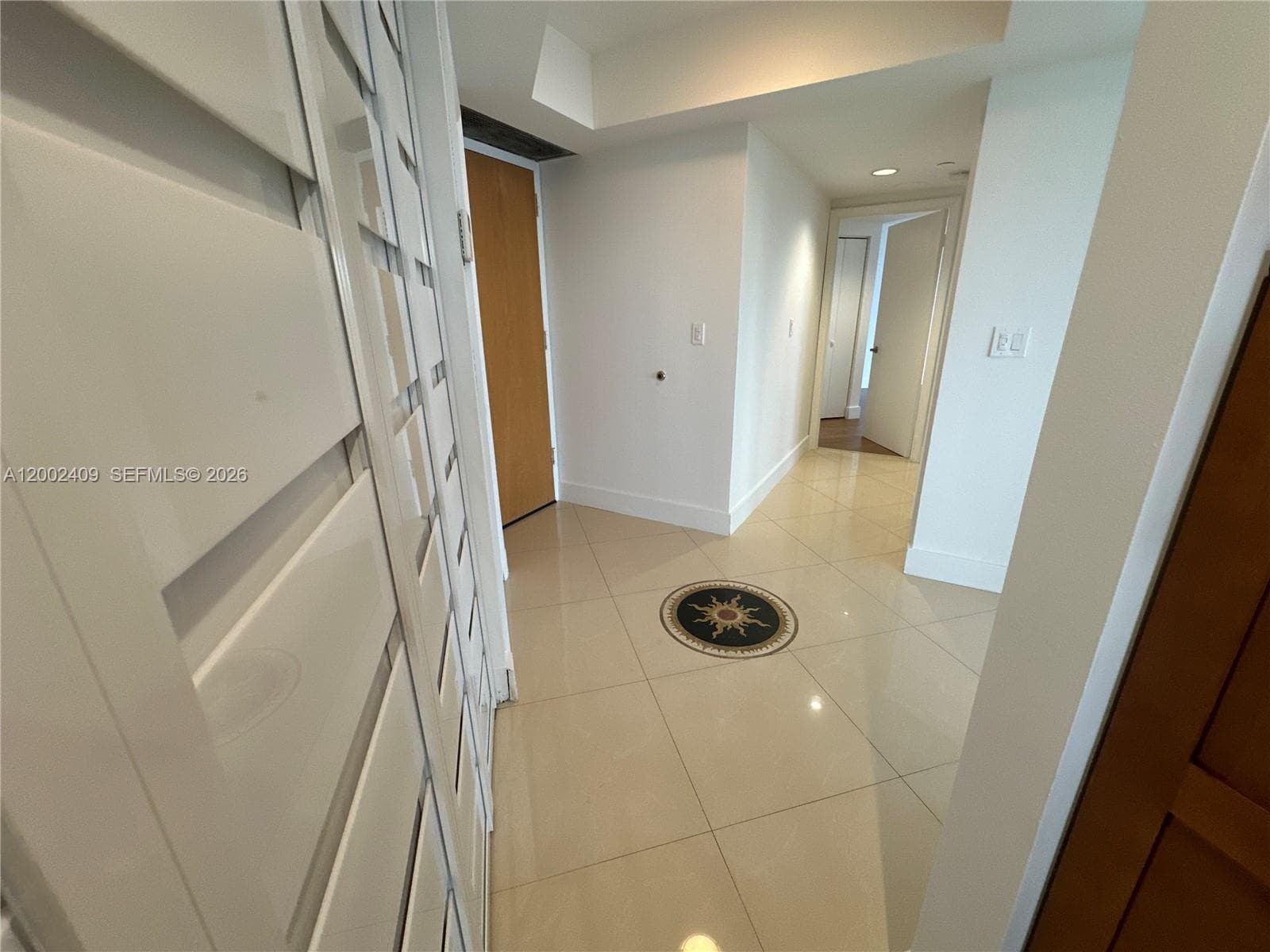 20185 E Country Club Dr 1105 photo 2