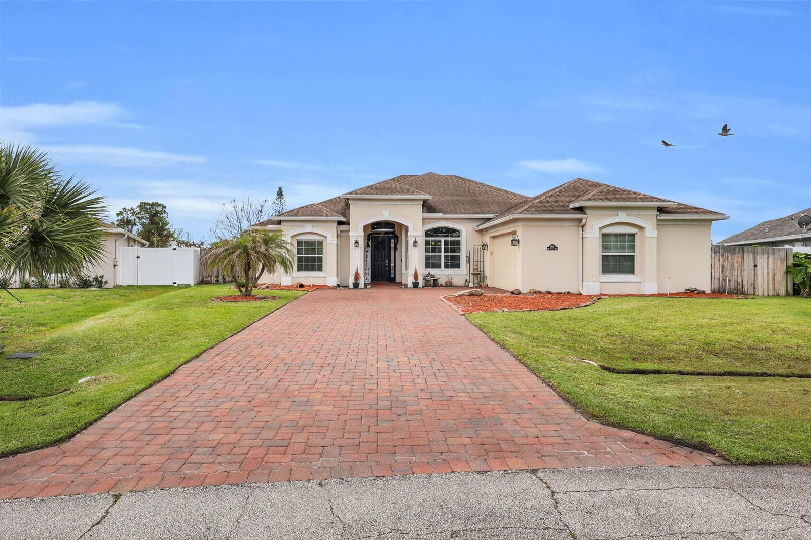 5816 NW Whitecap Road photo 2