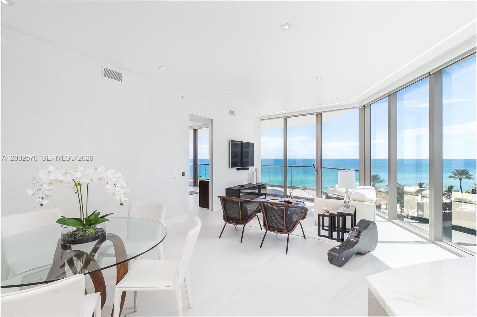 18975 Collins Ave 504 photo 2