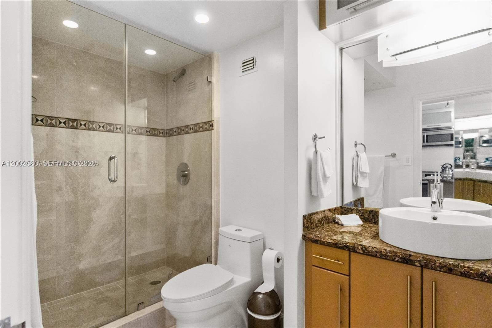 100 Lincoln Rd 1046 photo 14