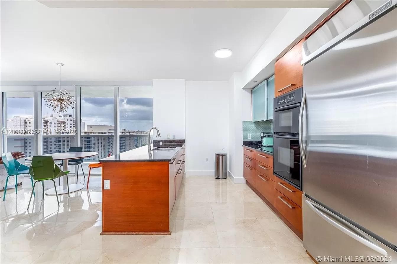 1830 S Ocean Dr 1606 photo 3