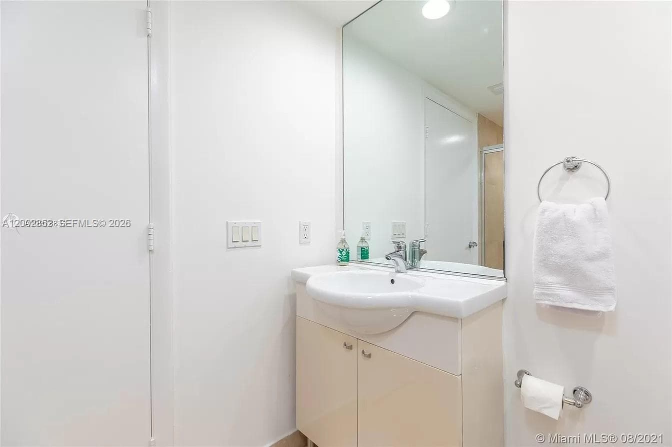 1830 S Ocean Dr 1606 photo 11