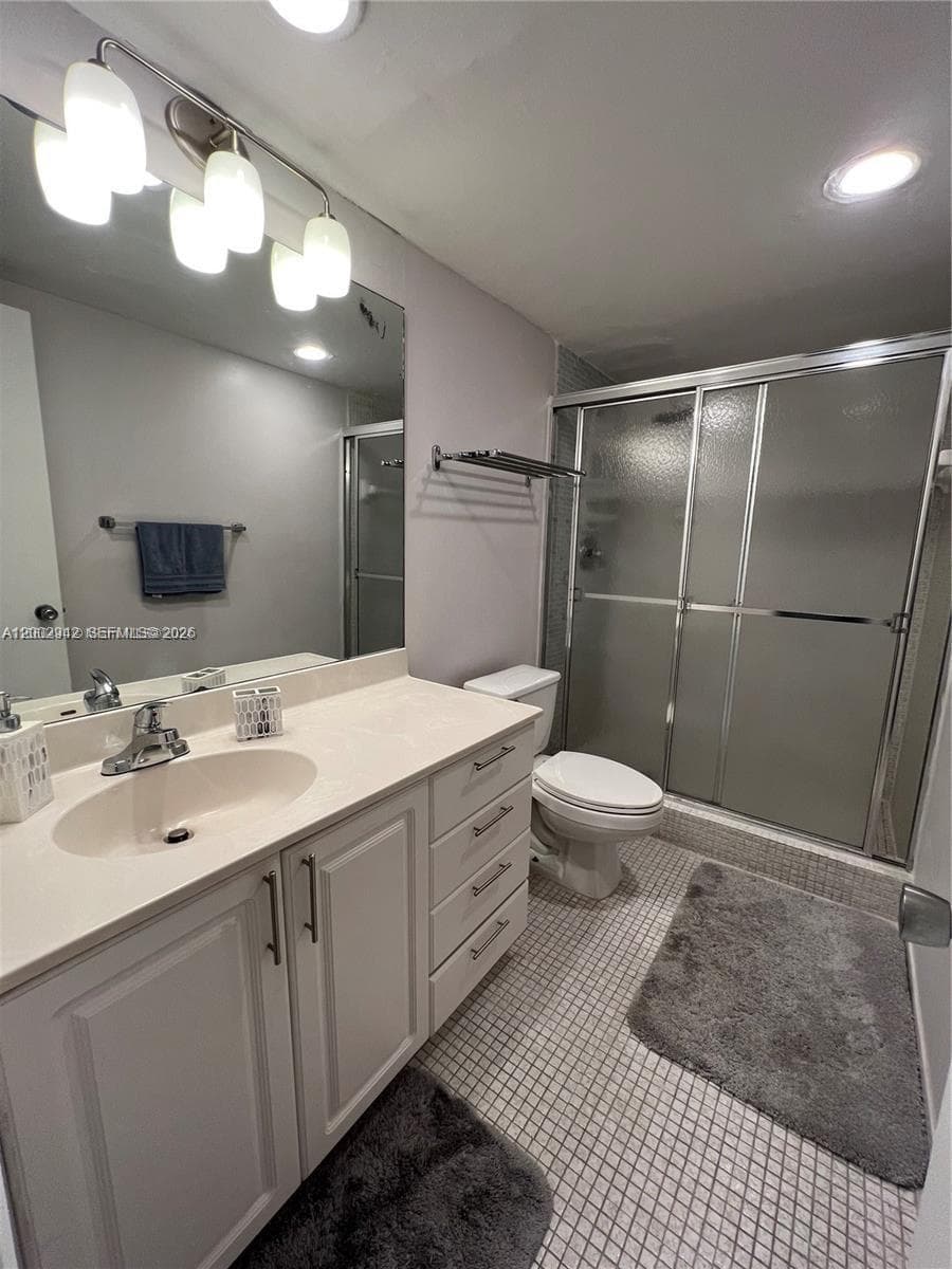 19380 Collins Ave 818 photo 13