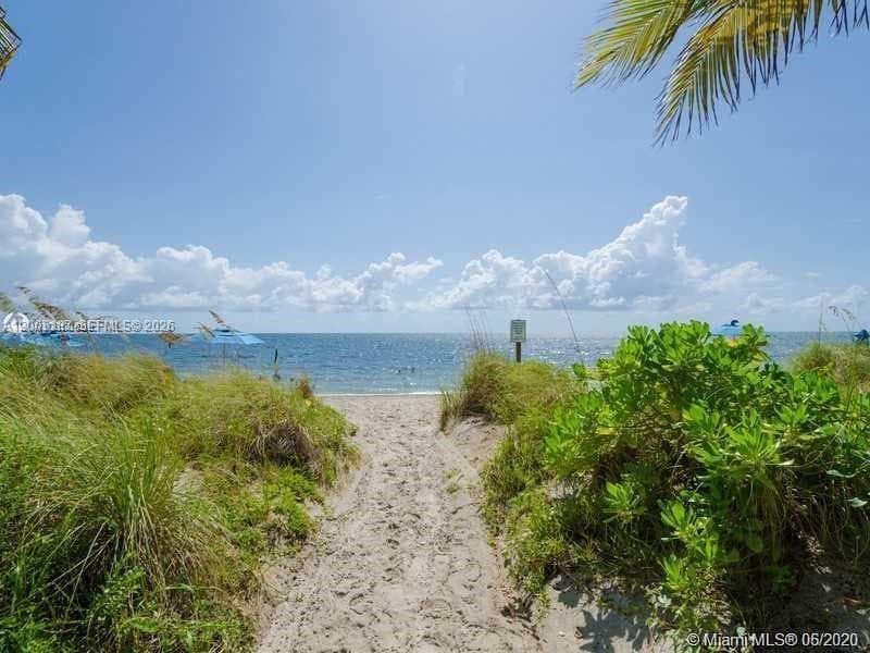 881 Ocean Dr 3E photo 14