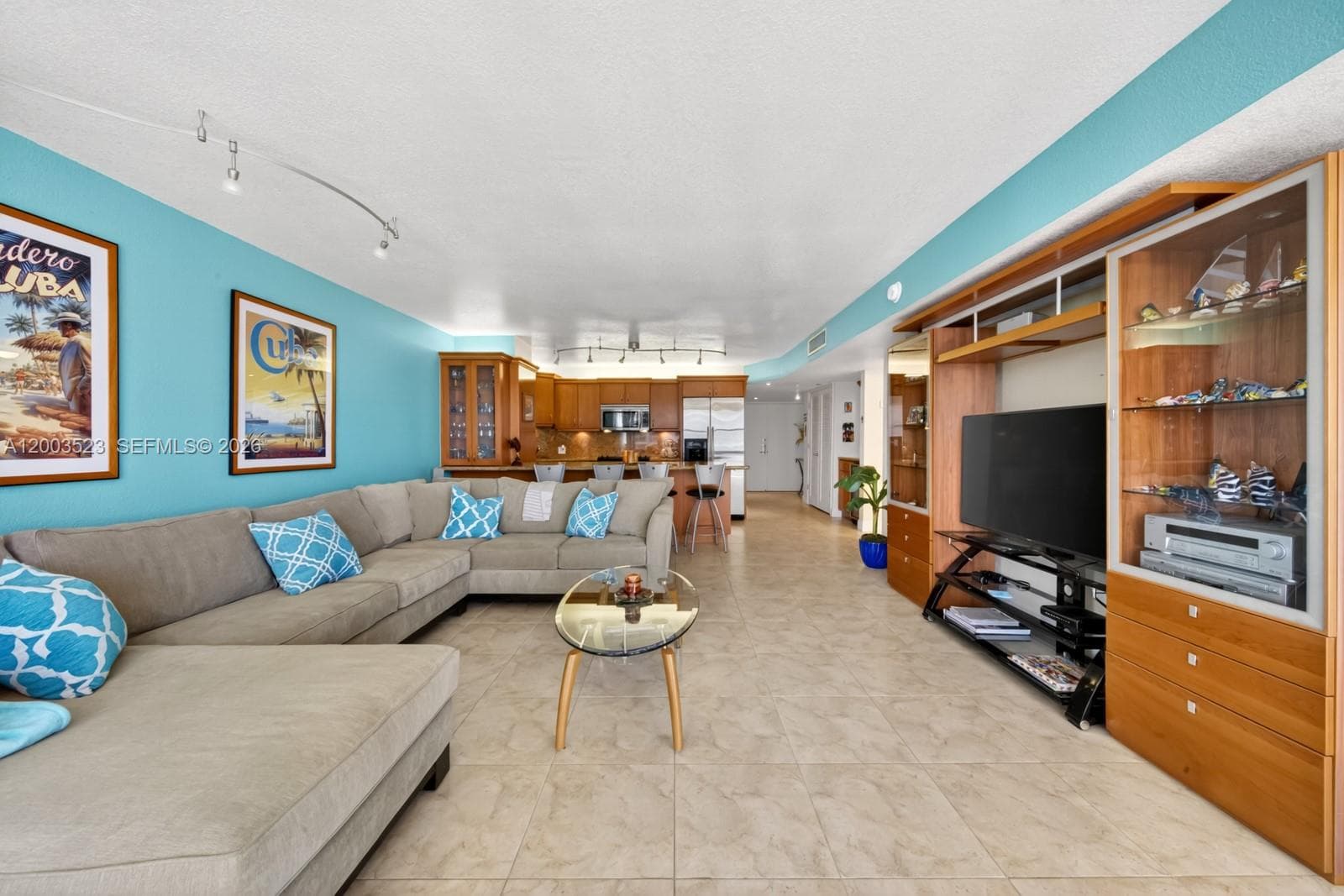 6423 Collins Ave 1204 photo 2