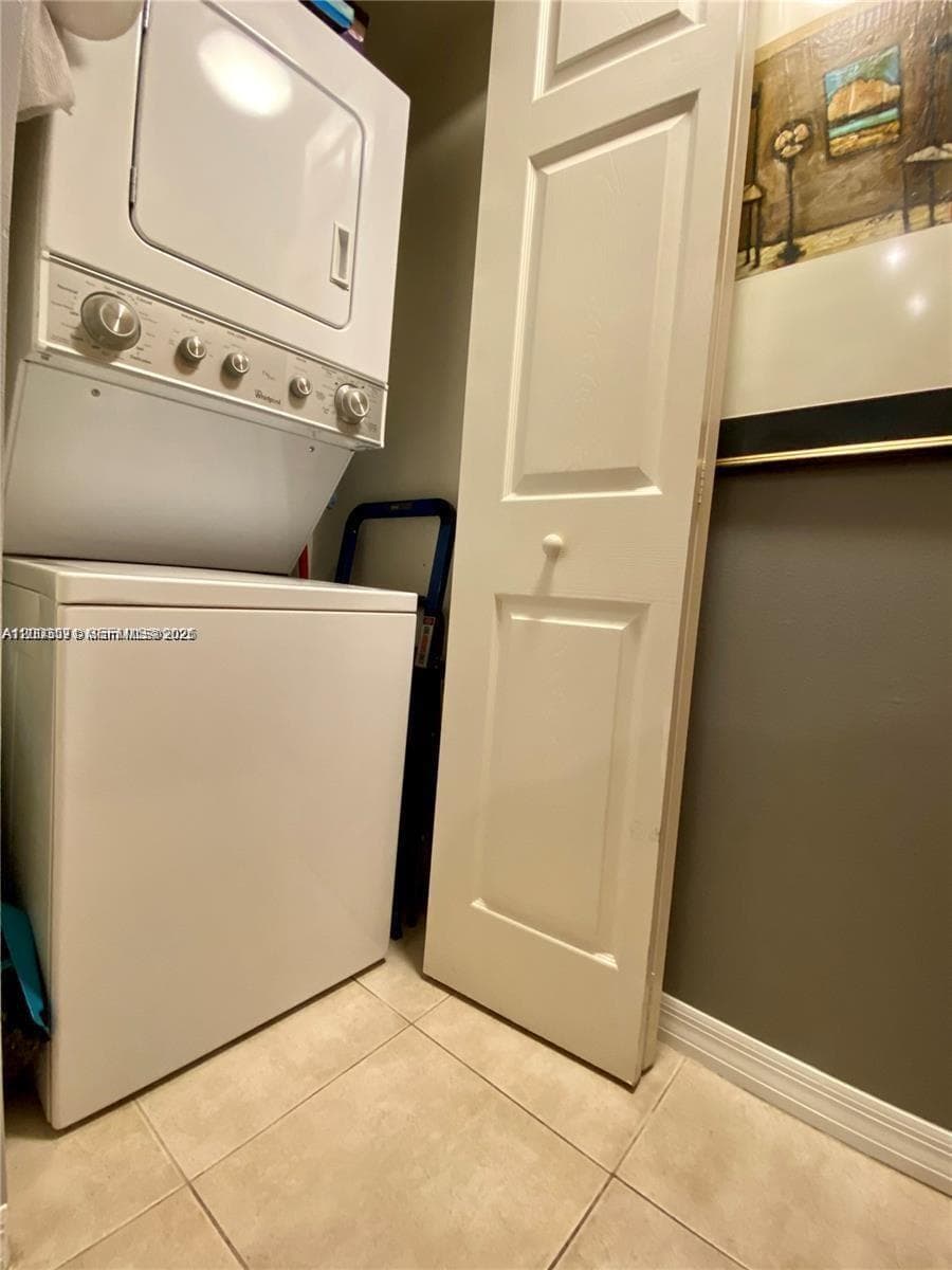 2080 Ocean Dr 707 photo 13