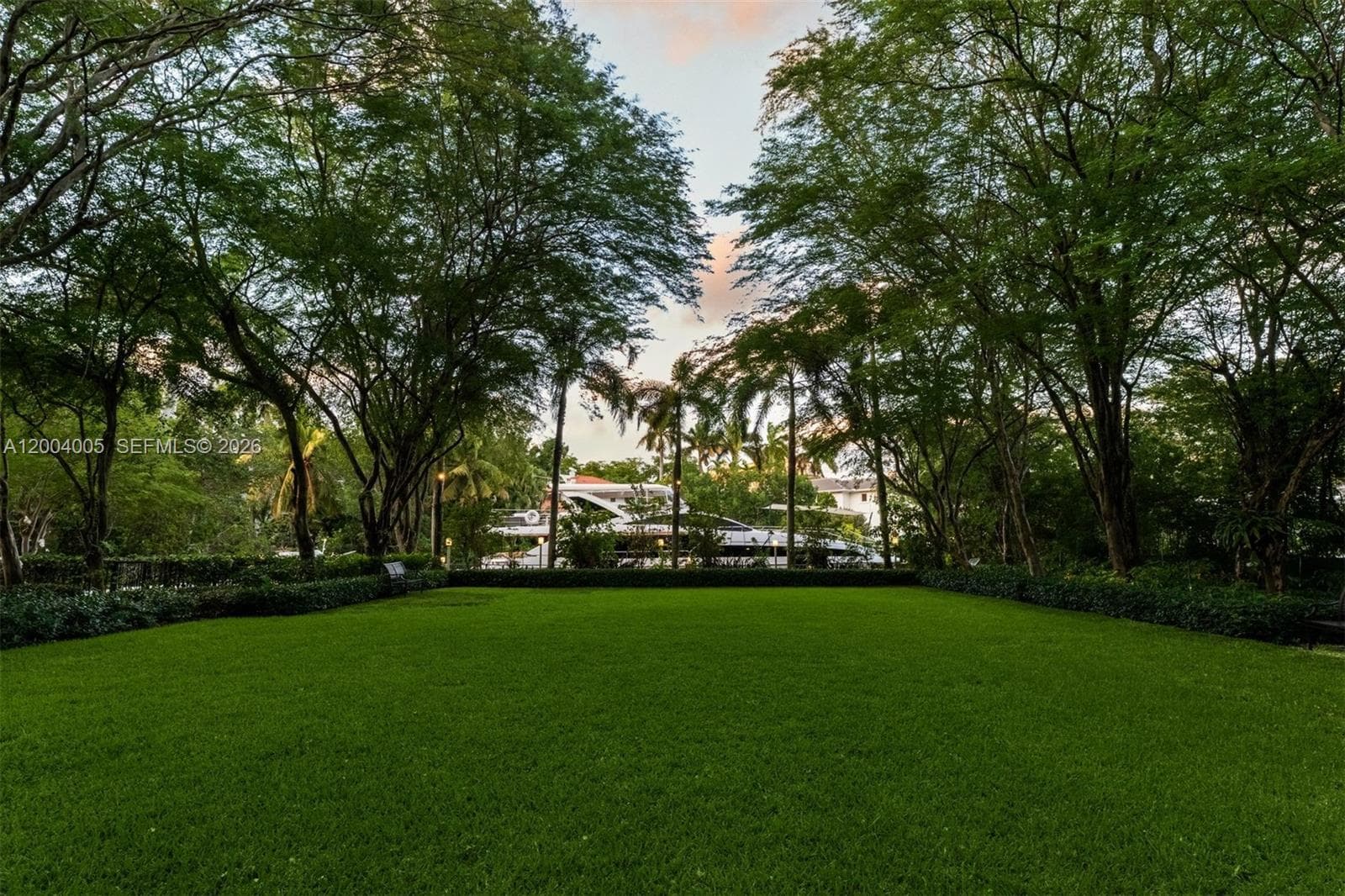 255 Cocoplum Rd photo 12