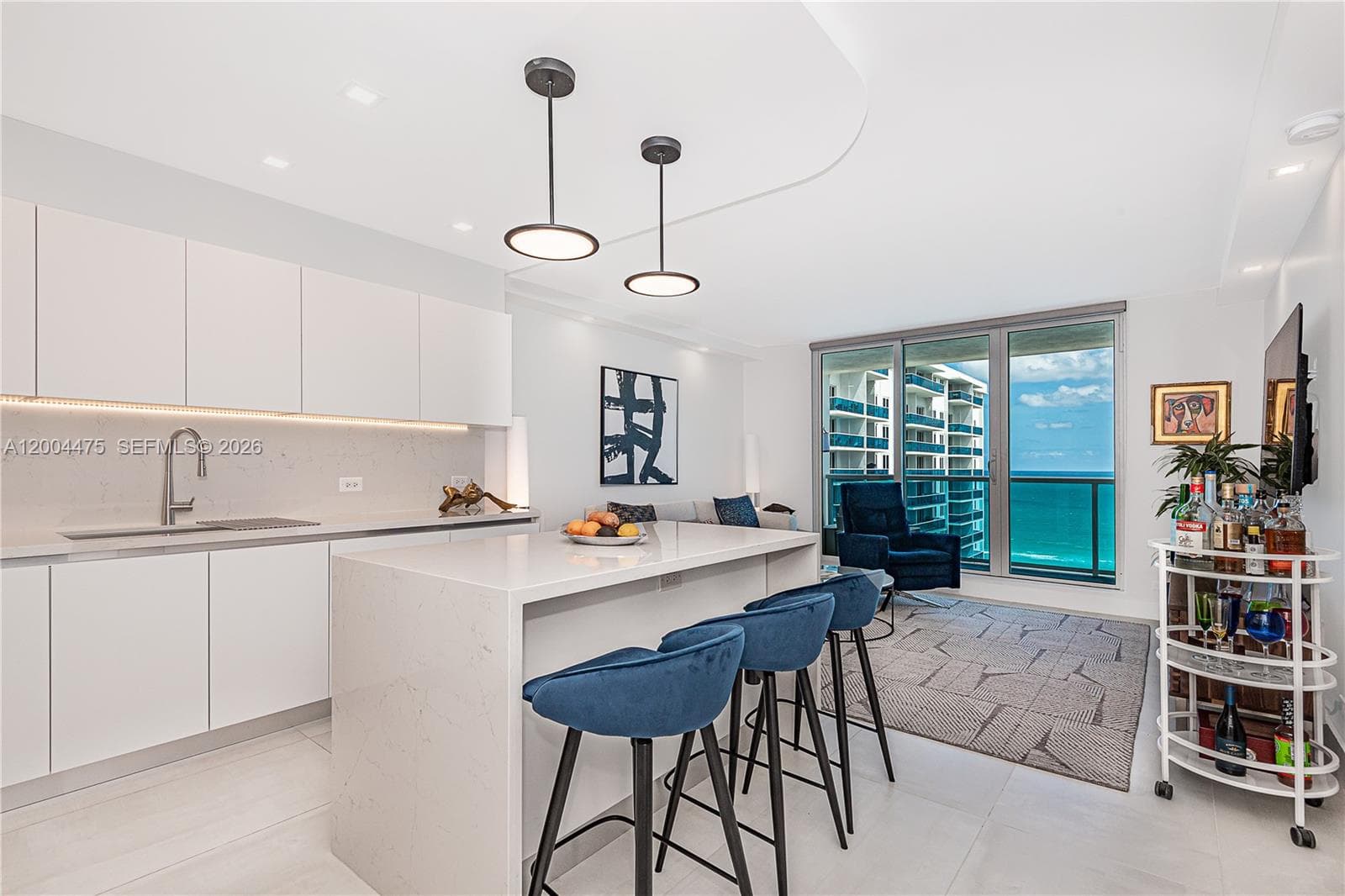 2301 Collins Ave 1440 photo 2