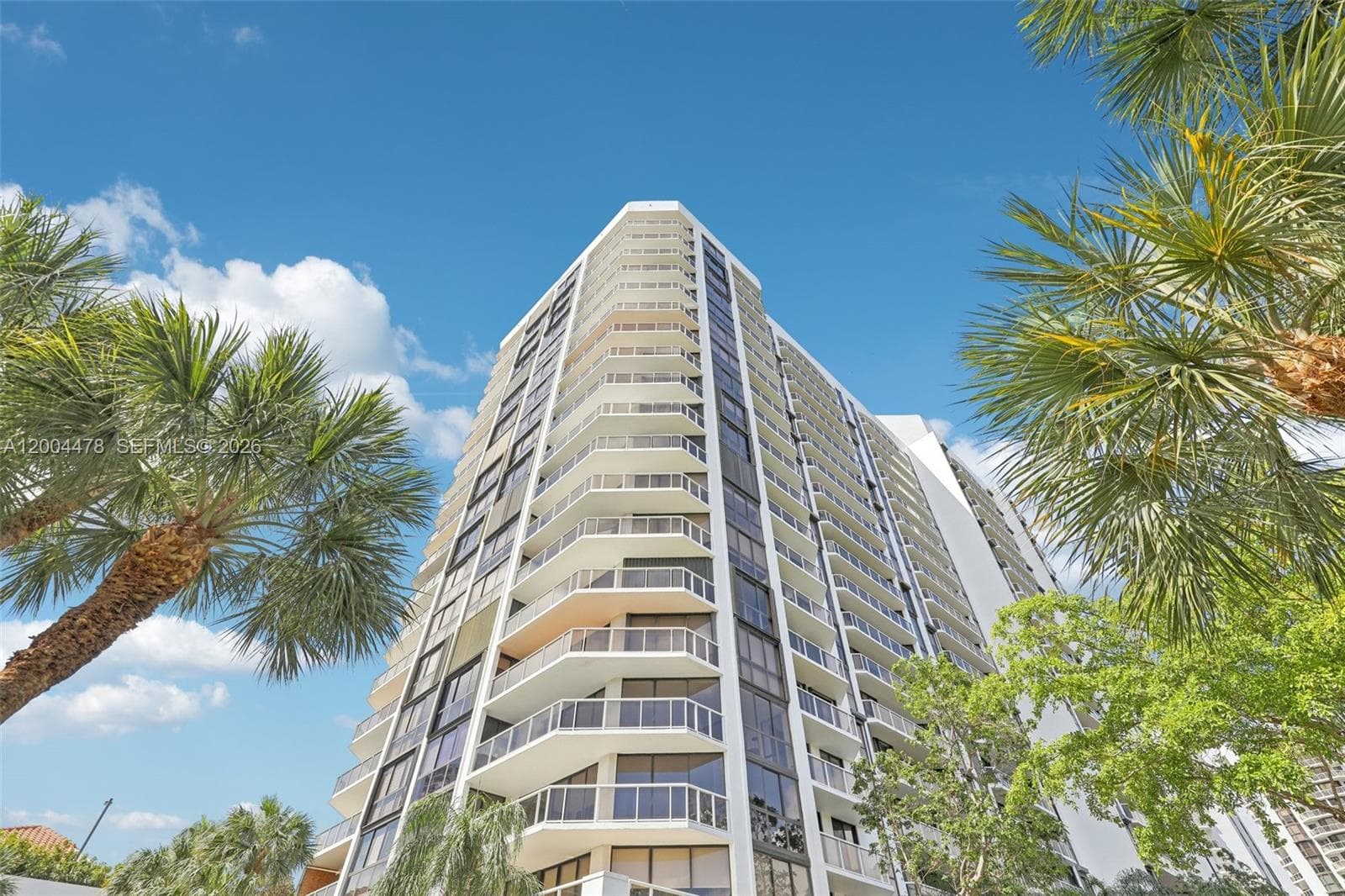 3640 Yacht Club Dr 1007 photo 1