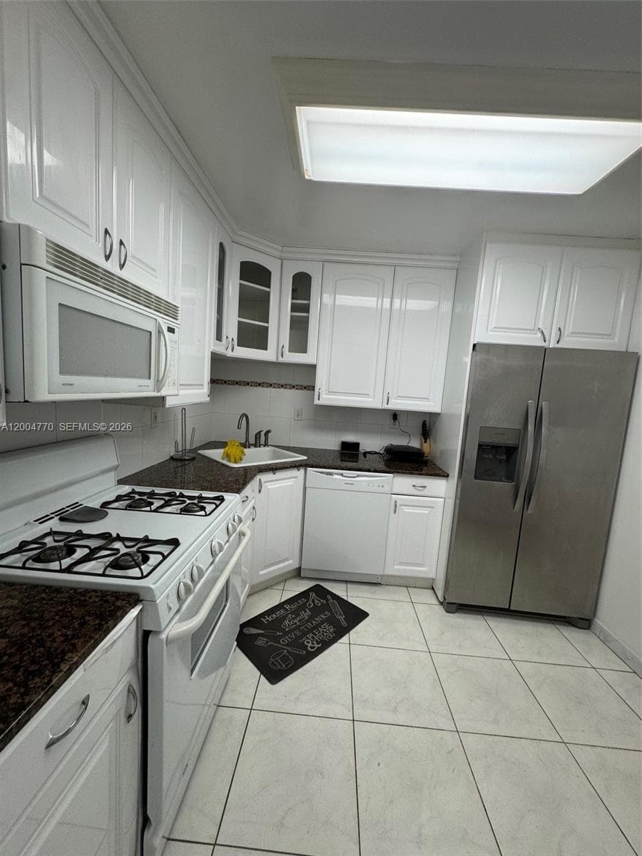 2030 S Ocean Dr 403 photo 10