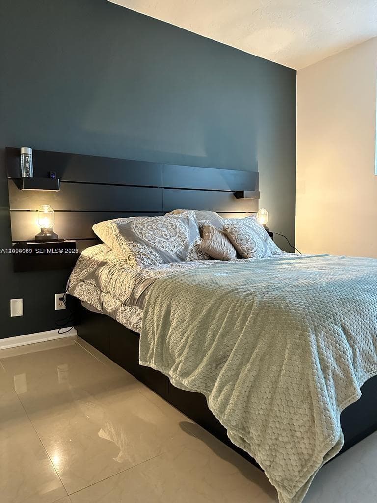 3000 S Ocean Dr 414 photo 2