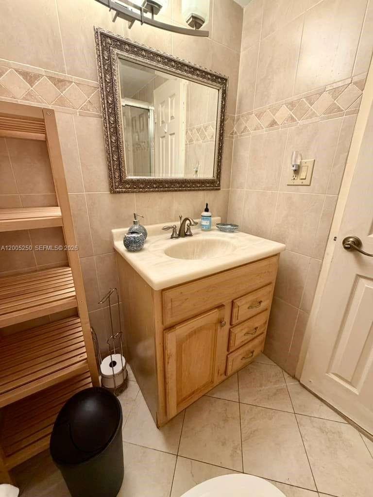 100 Lincoln Rd 534 photo 8