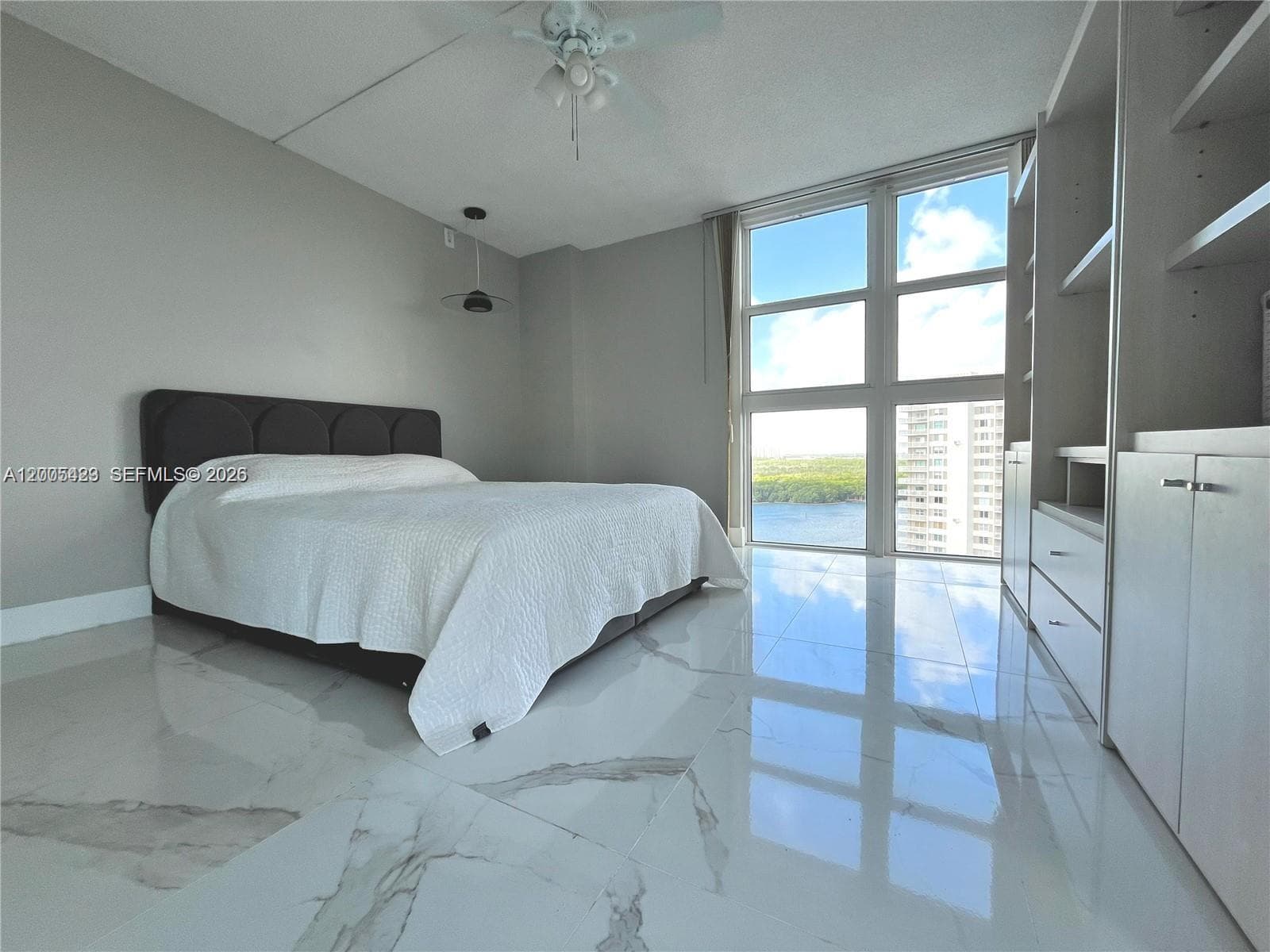 100 Bayview Dr 1827 photo 23