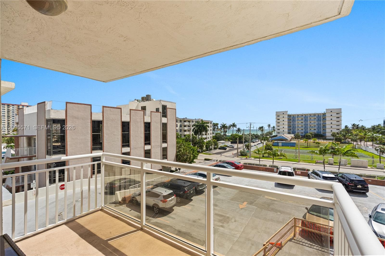 1600 S Ocean Dr 4G photo 3