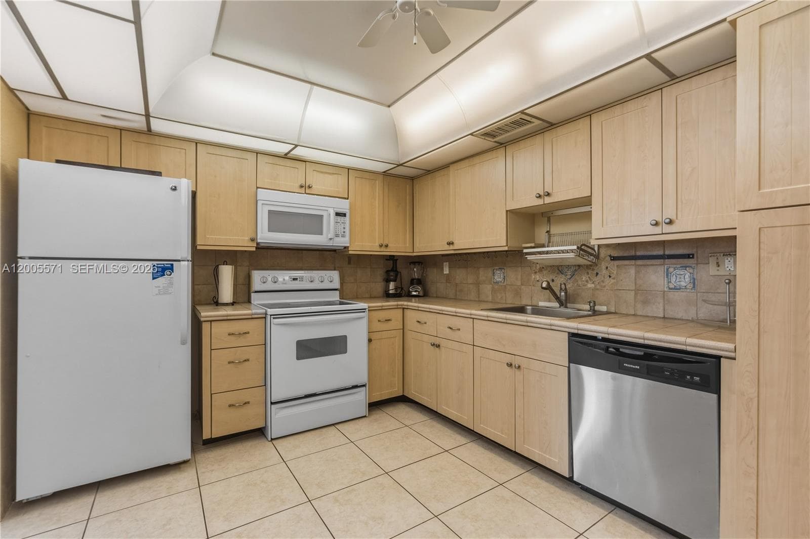 1600 S Ocean Dr 4G photo 24