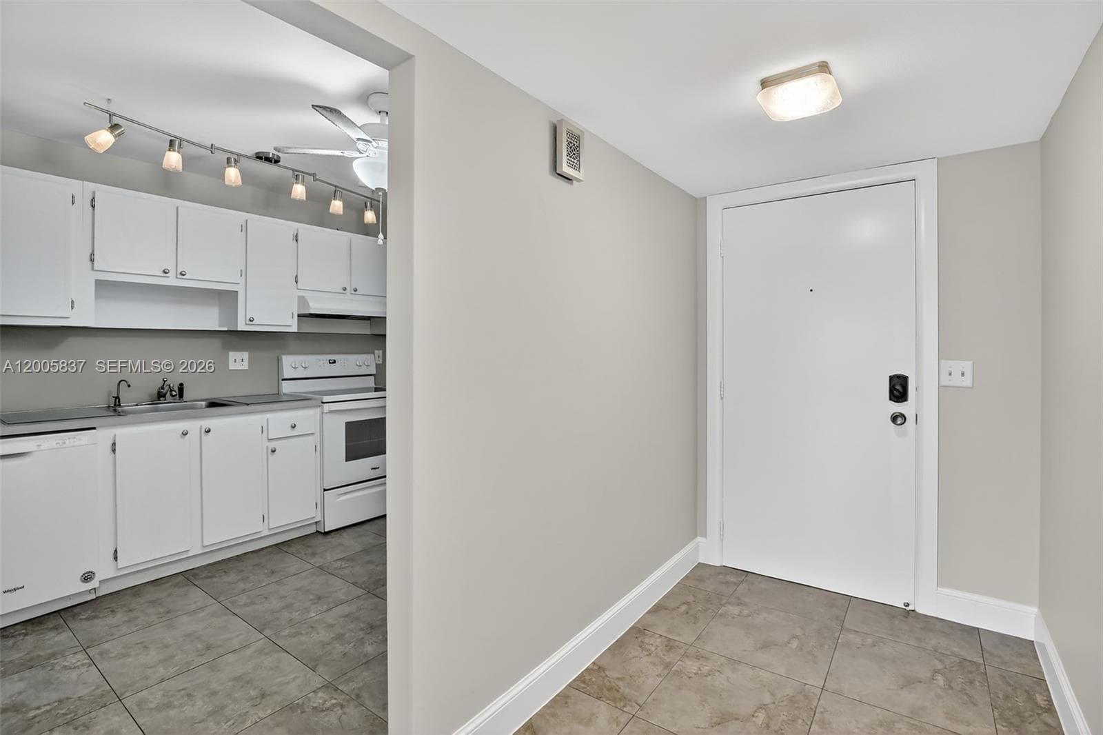 3050 NE 16th Ave 407 photo 8