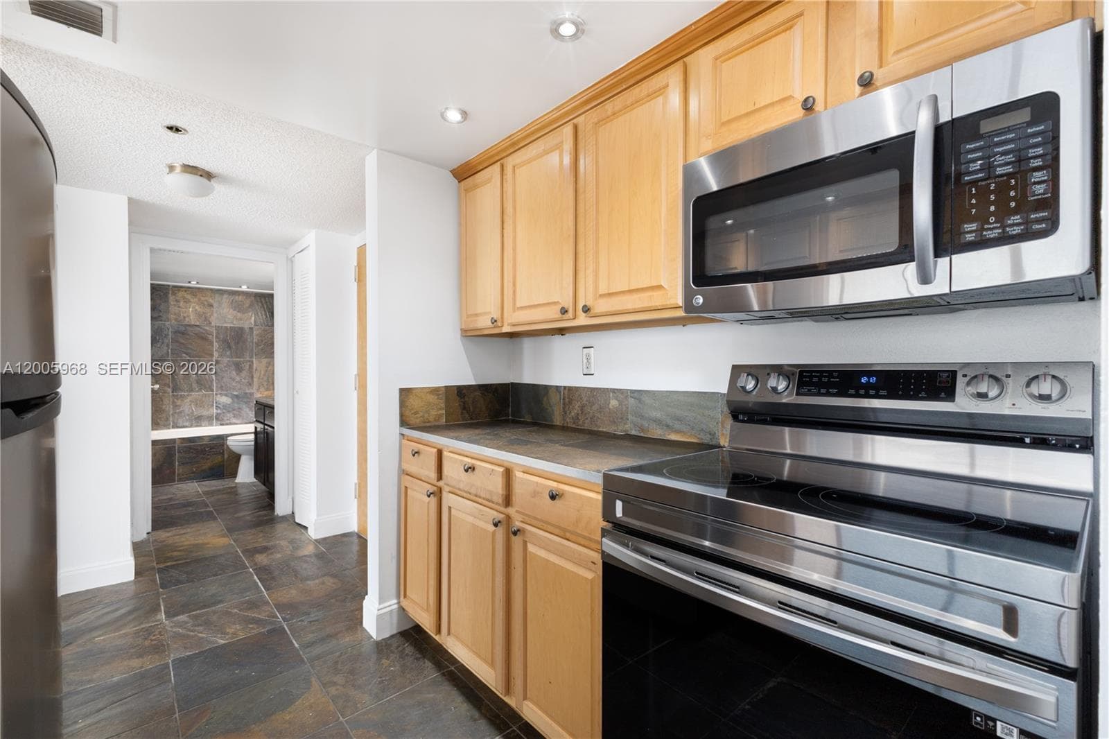 7601 E Treasure Dr 1621 photo 16