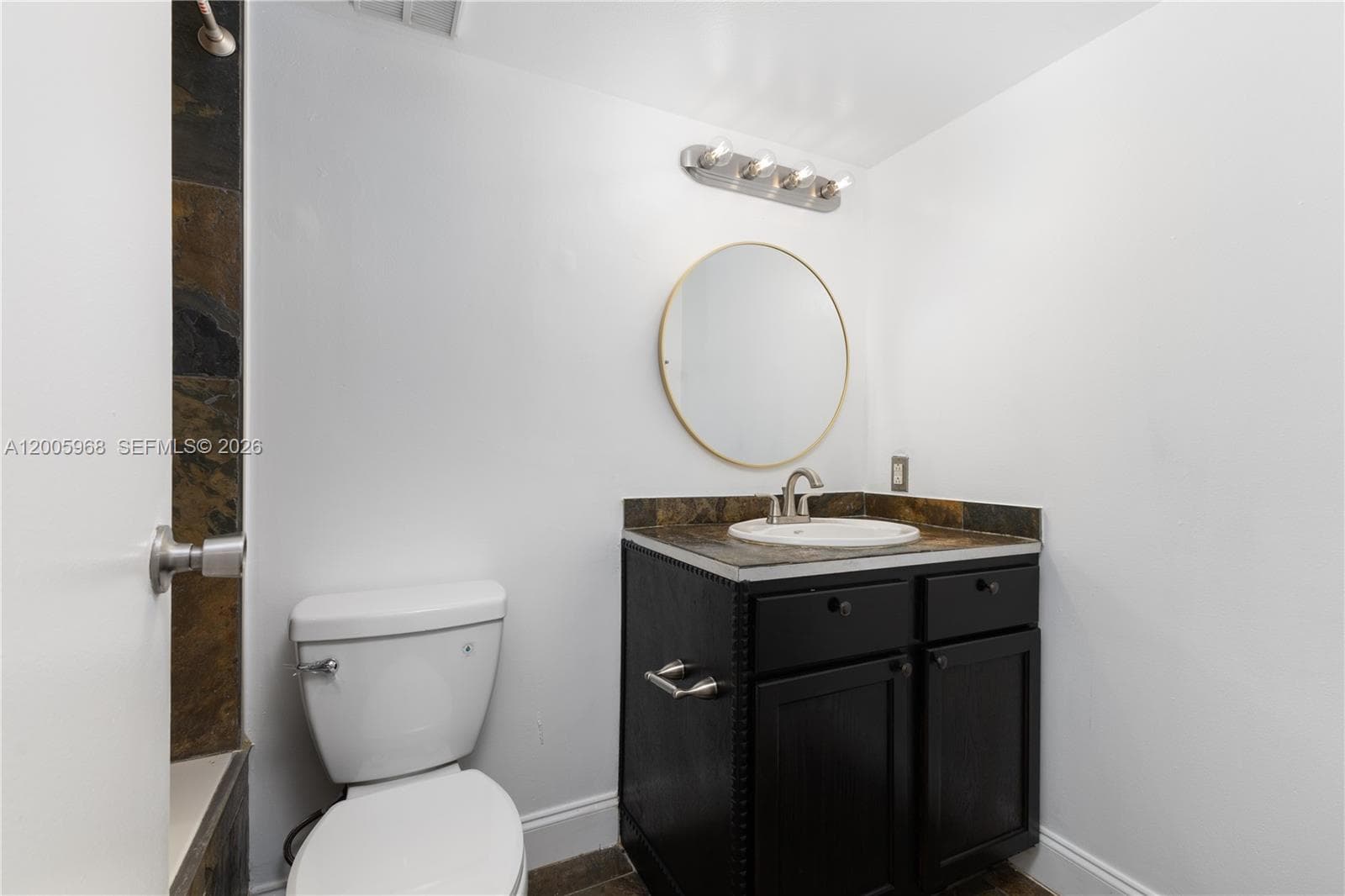7601 E Treasure Dr 1621 photo 21