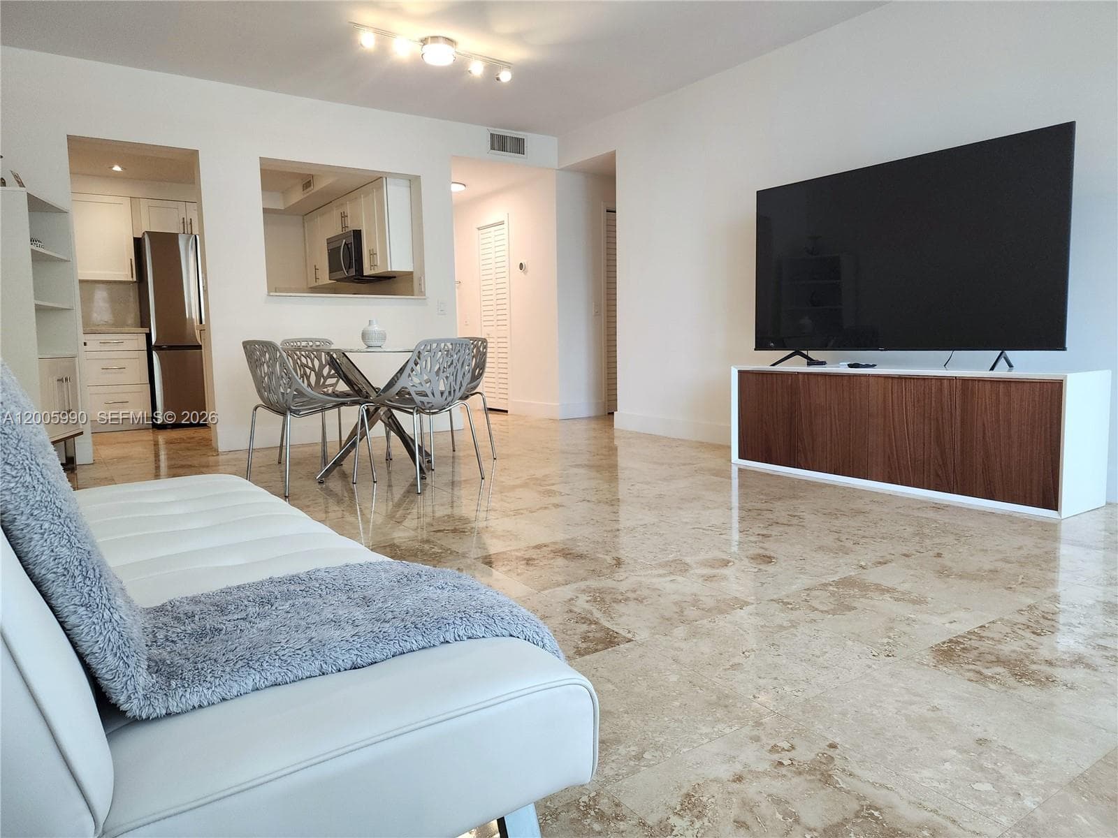 3505 S Ocean Dr 209 photo 6