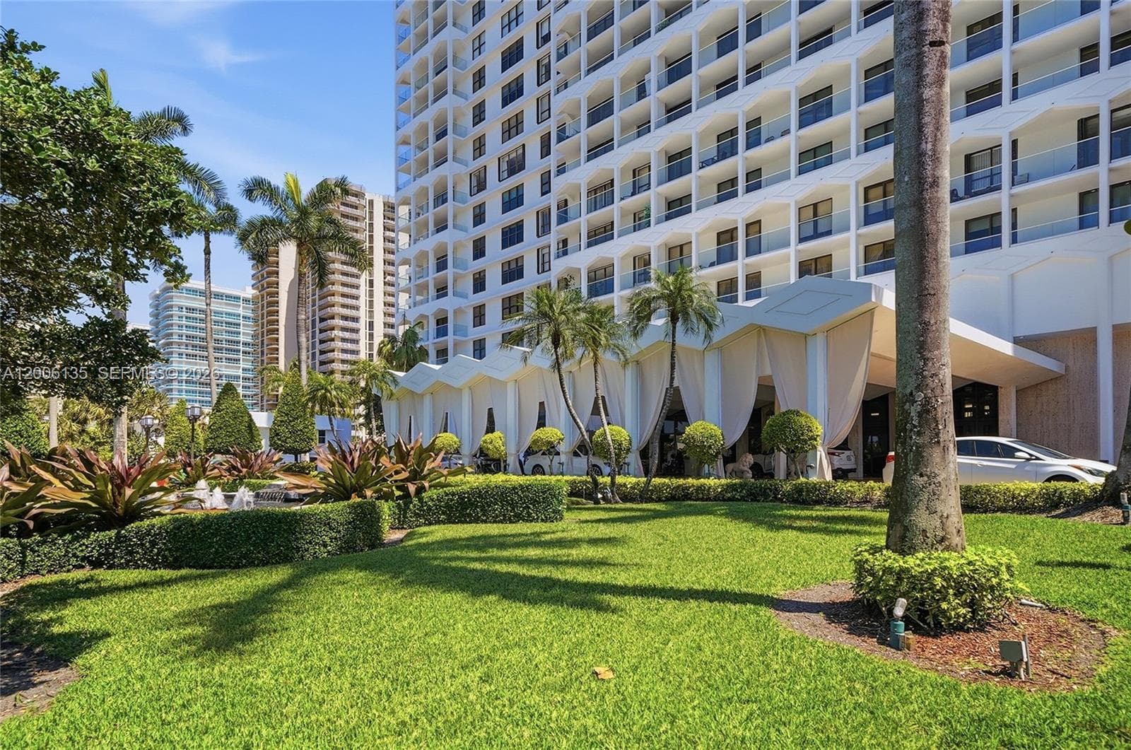 9801 Collins Ave 14D photo 4