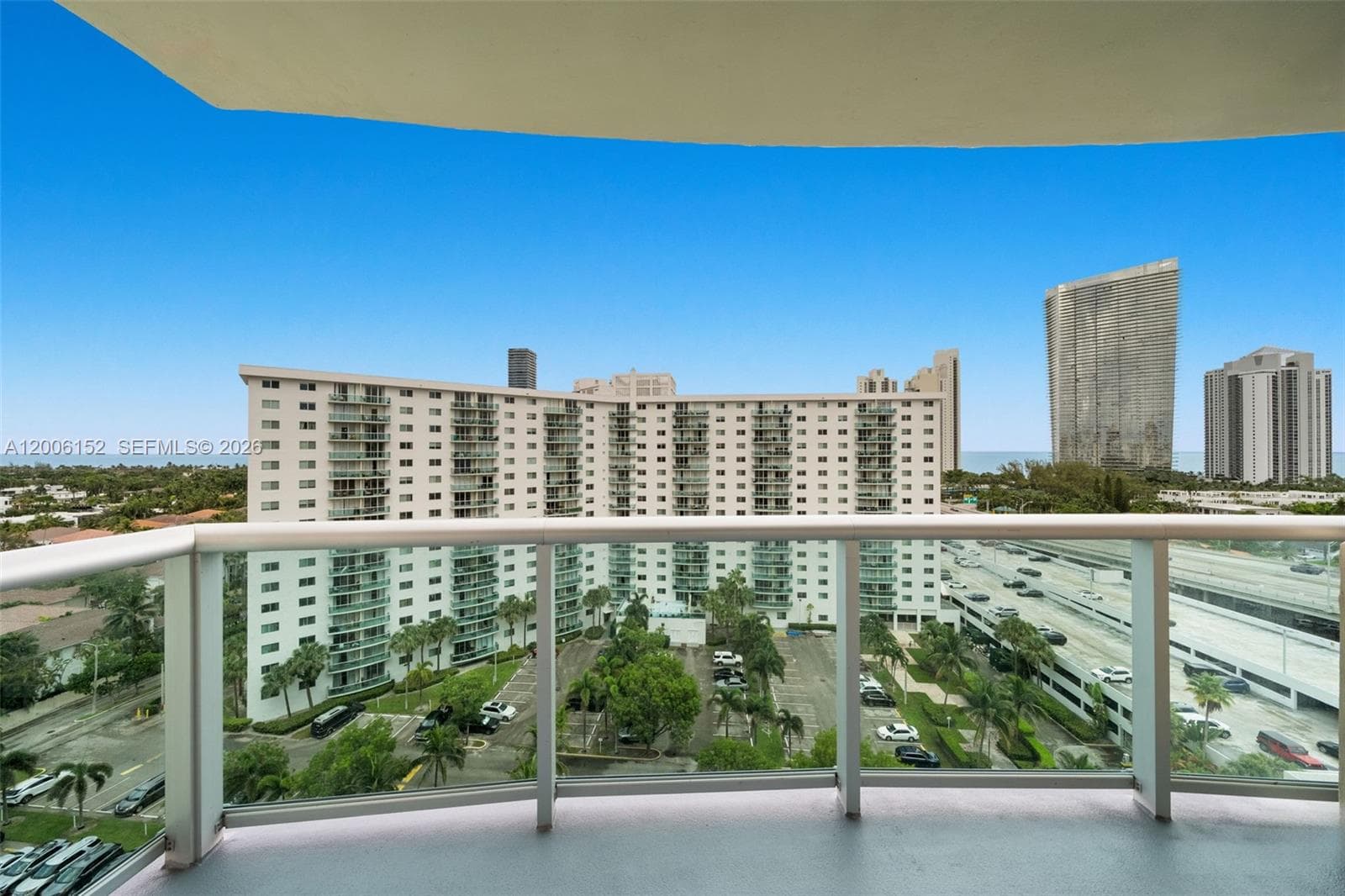19390 Collins Ave 1410 photo 5