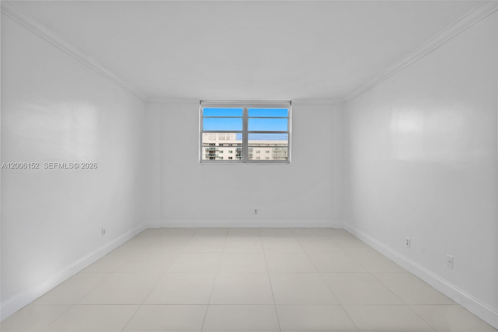19390 Collins Ave 1410 photo 11