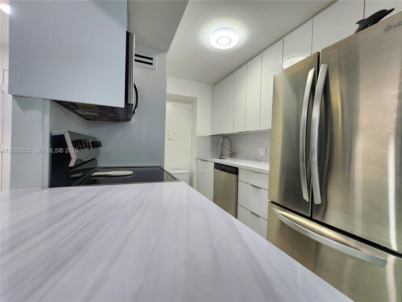 3505 S Ocean Dr 719 photo 5