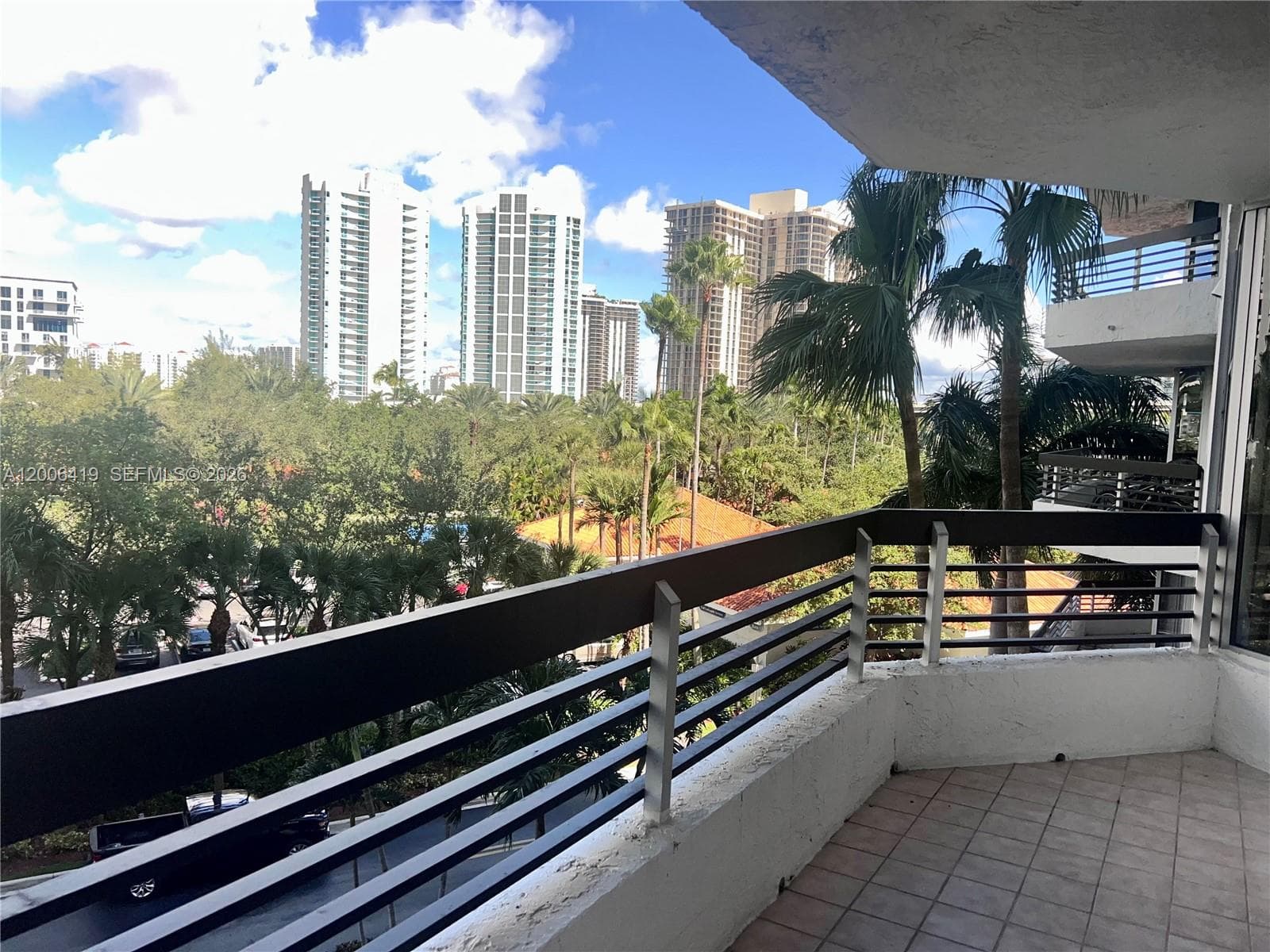 3600 Mystic Pointe Dr 511 photo 9