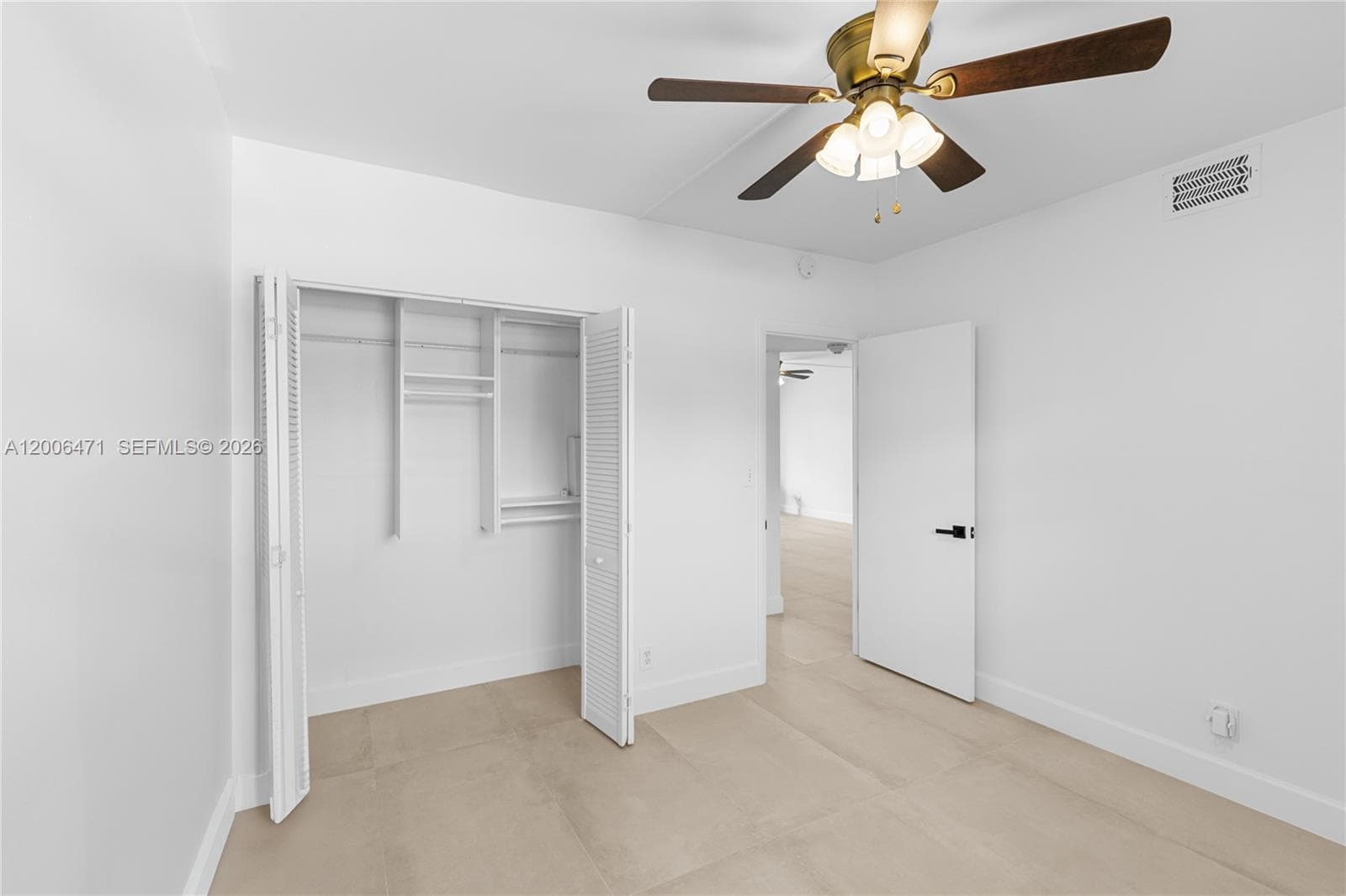 1400 NE 57th Ct 102 photo 23
