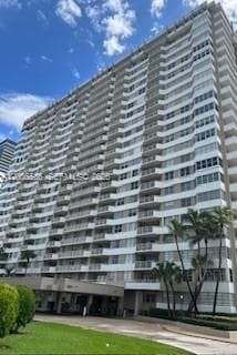 1985 S Ocean Dr 21P photo 1