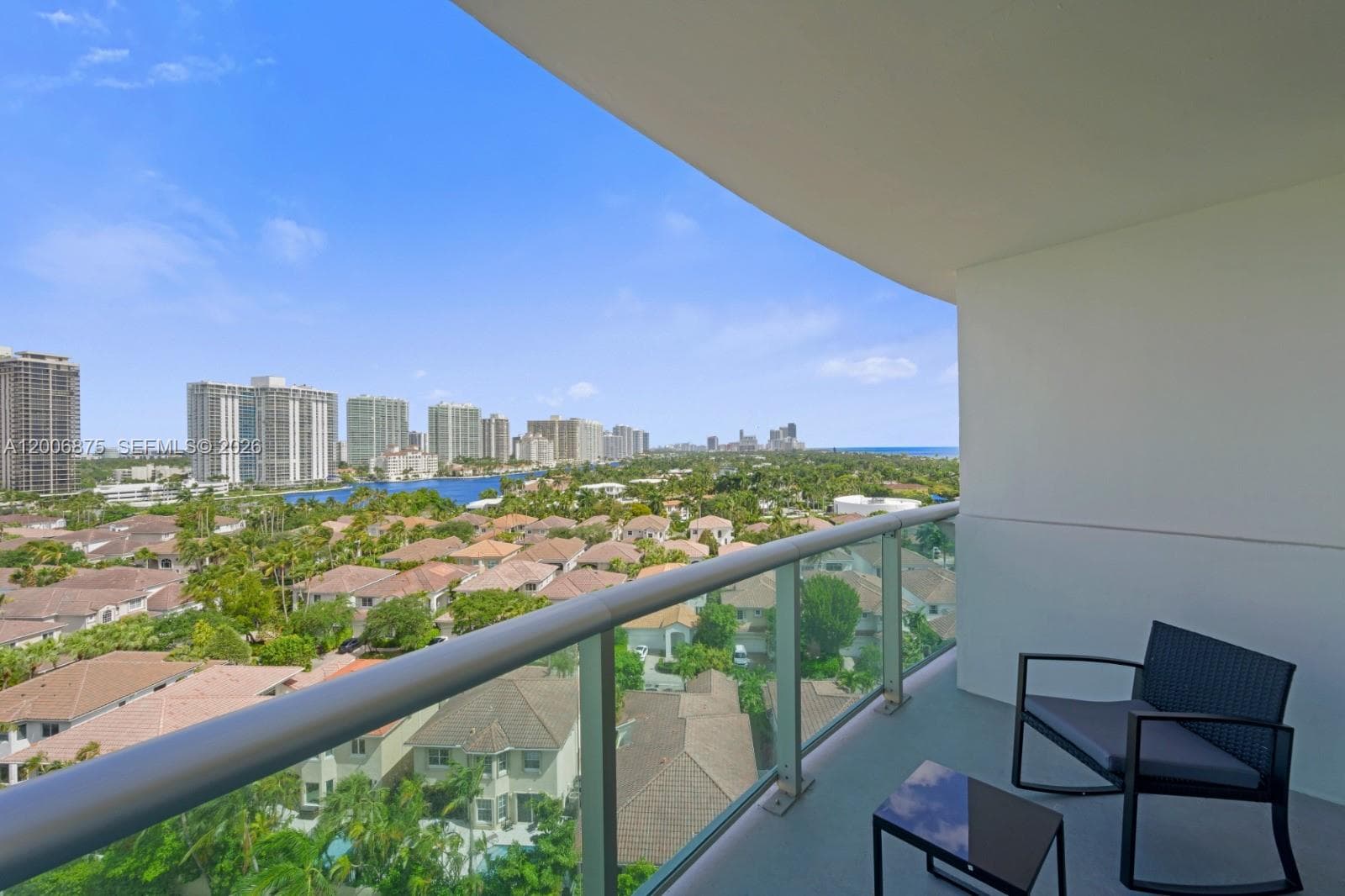 19370 Collins Ave 1122 photo 3