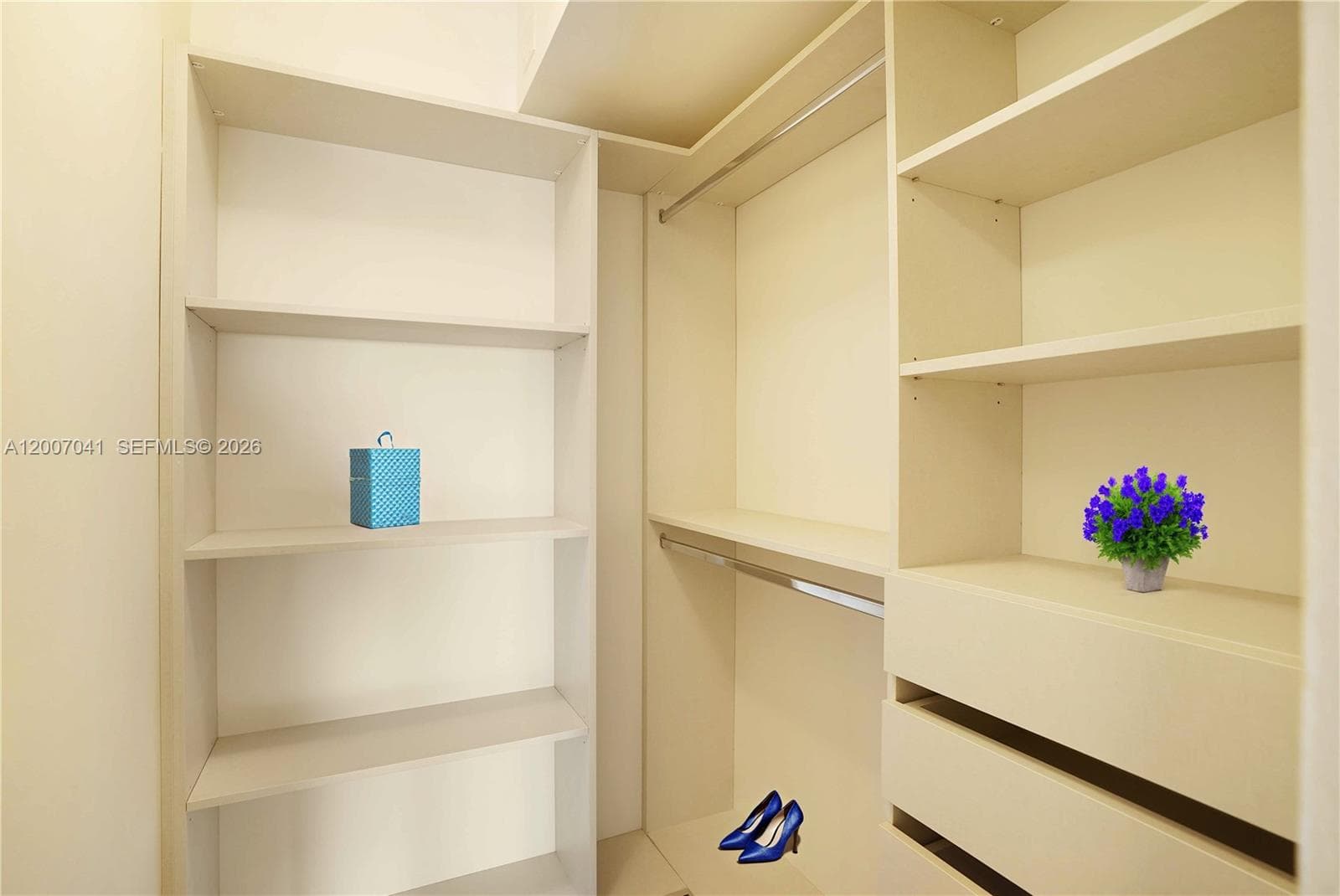 20505 E Country Club Dr 836 photo 23