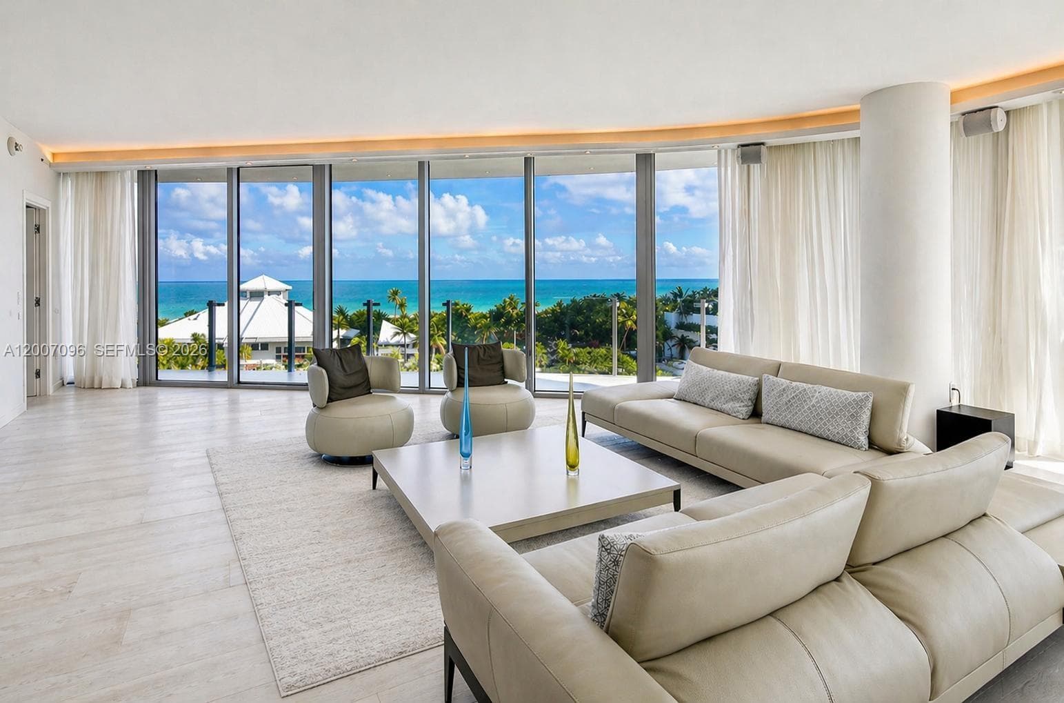 1 Collins Ave 606 photo 2