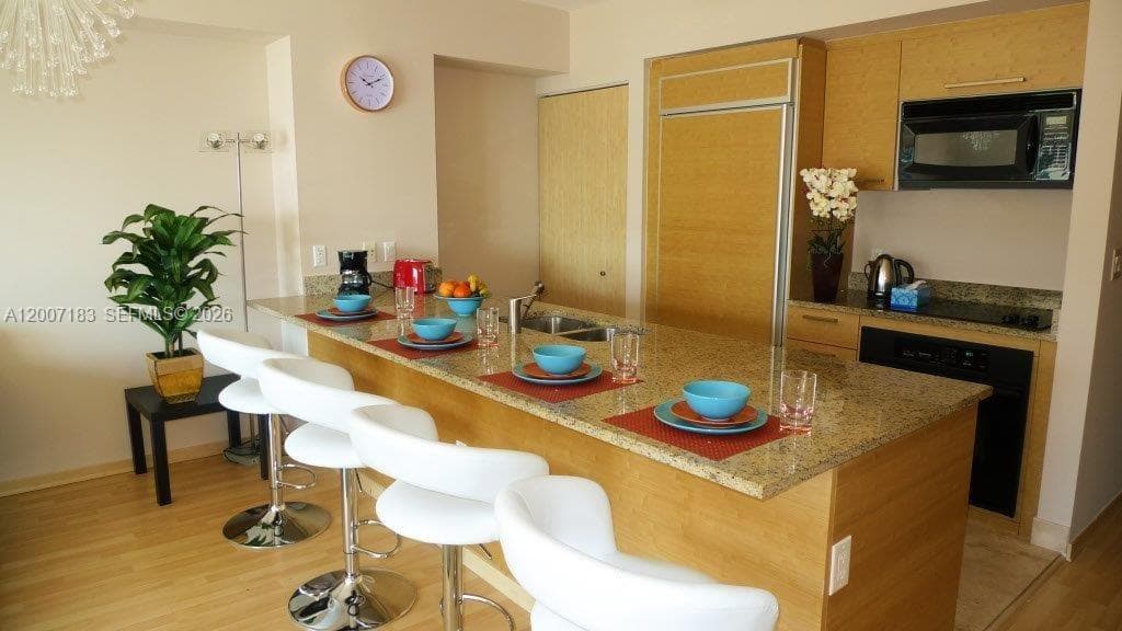 1830 Ocean Dr 1705 photo 7