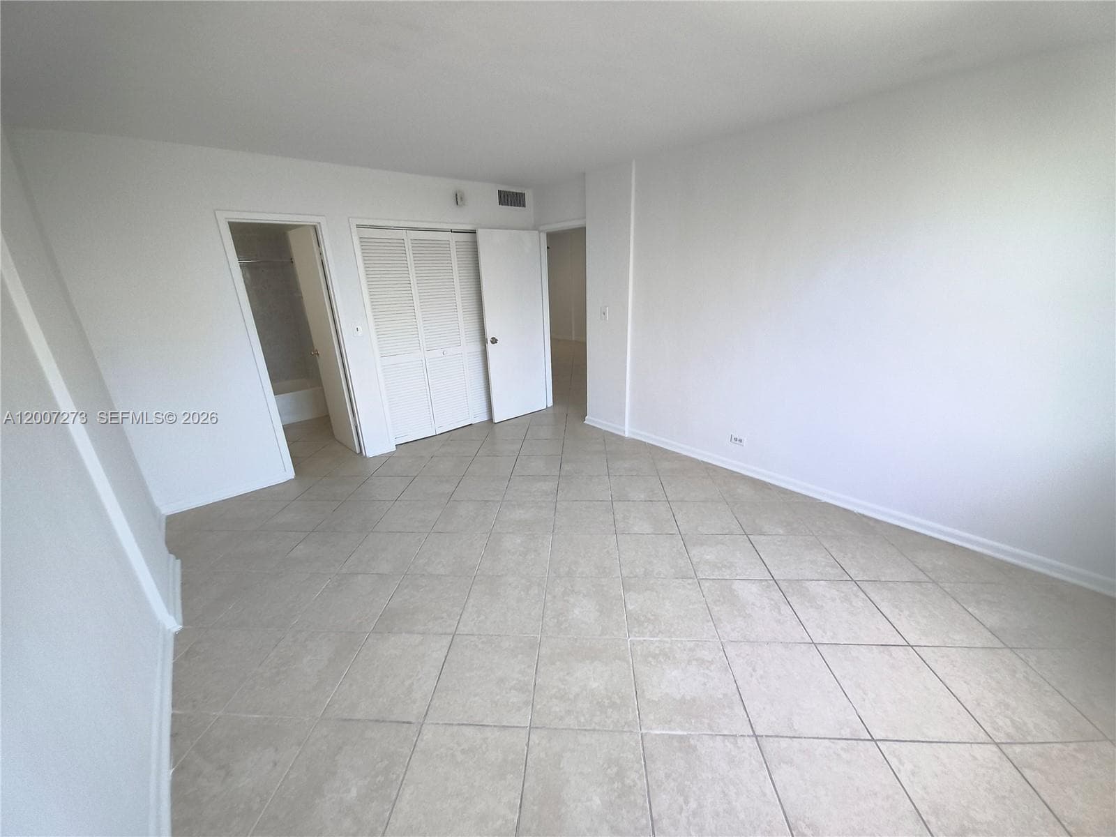 3660 NE 166th St 302 photo 16