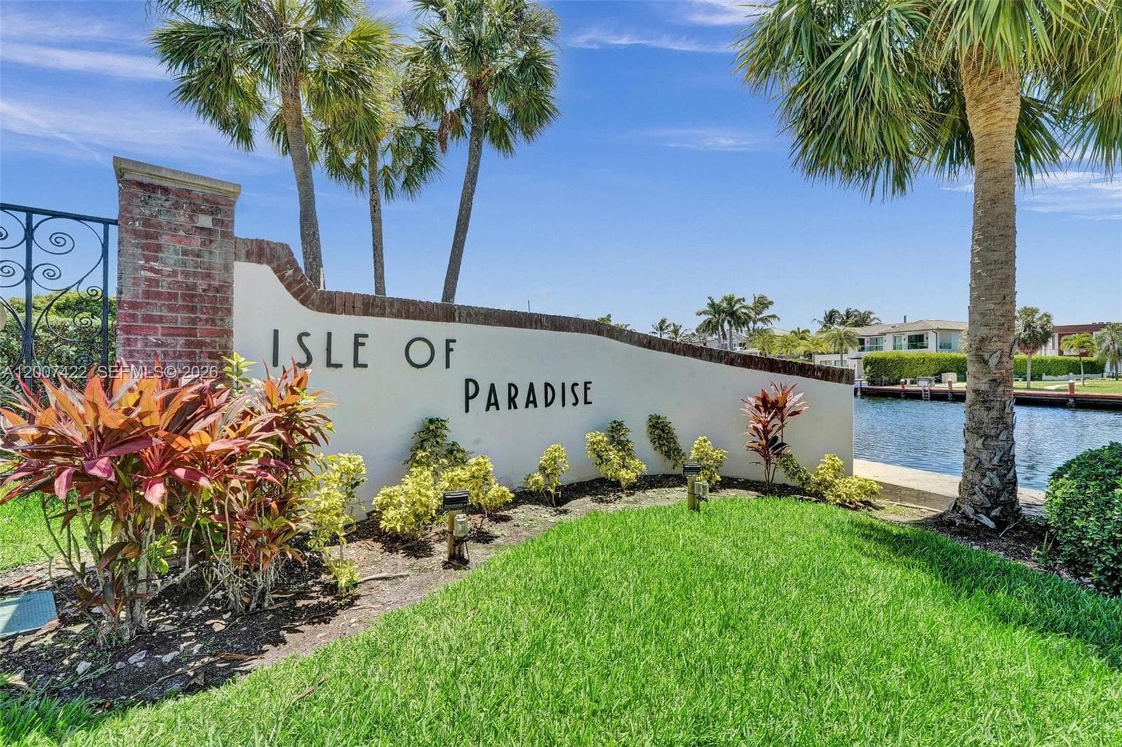 455 Paradise Isle Blvd 104 photo 3