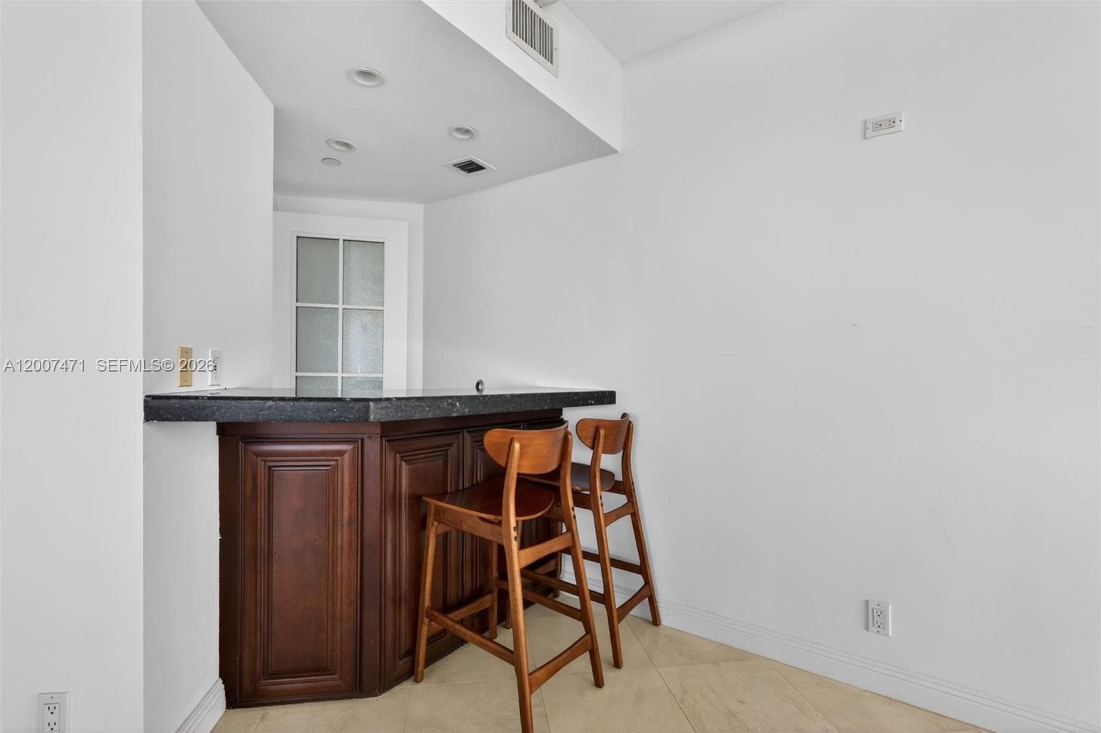 3000 Island Blvd 2305 photo 14