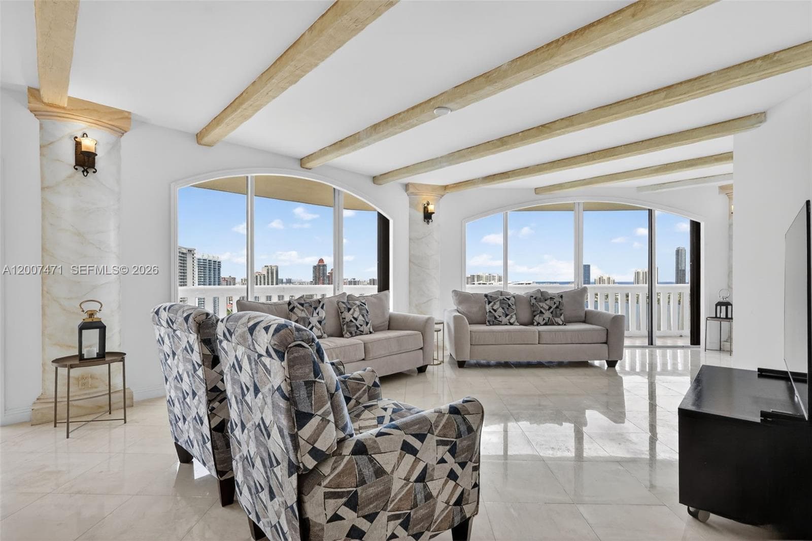 3000 Island Blvd 2305 photo 4