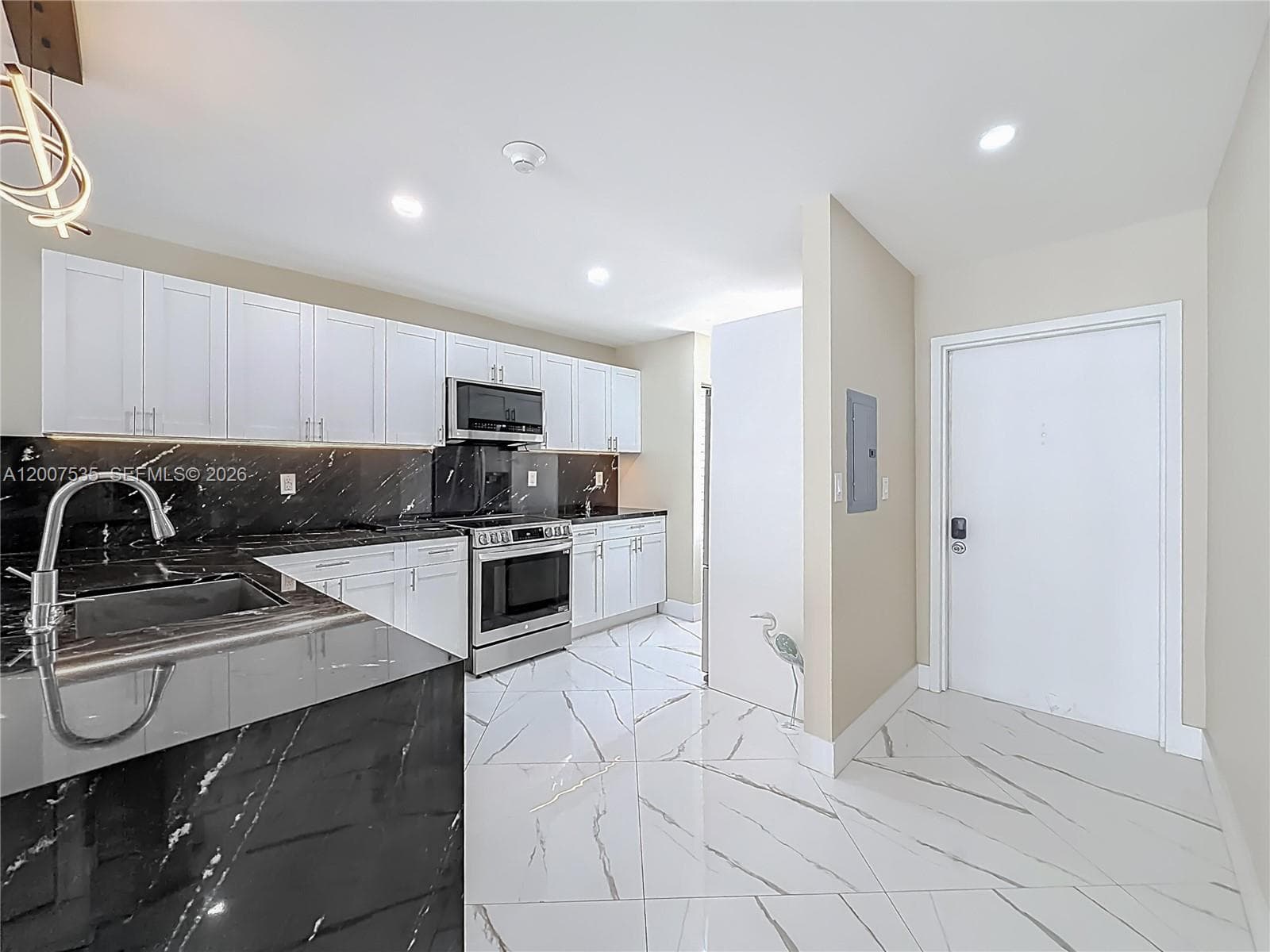 3100 NE 48th St 507 photo 19